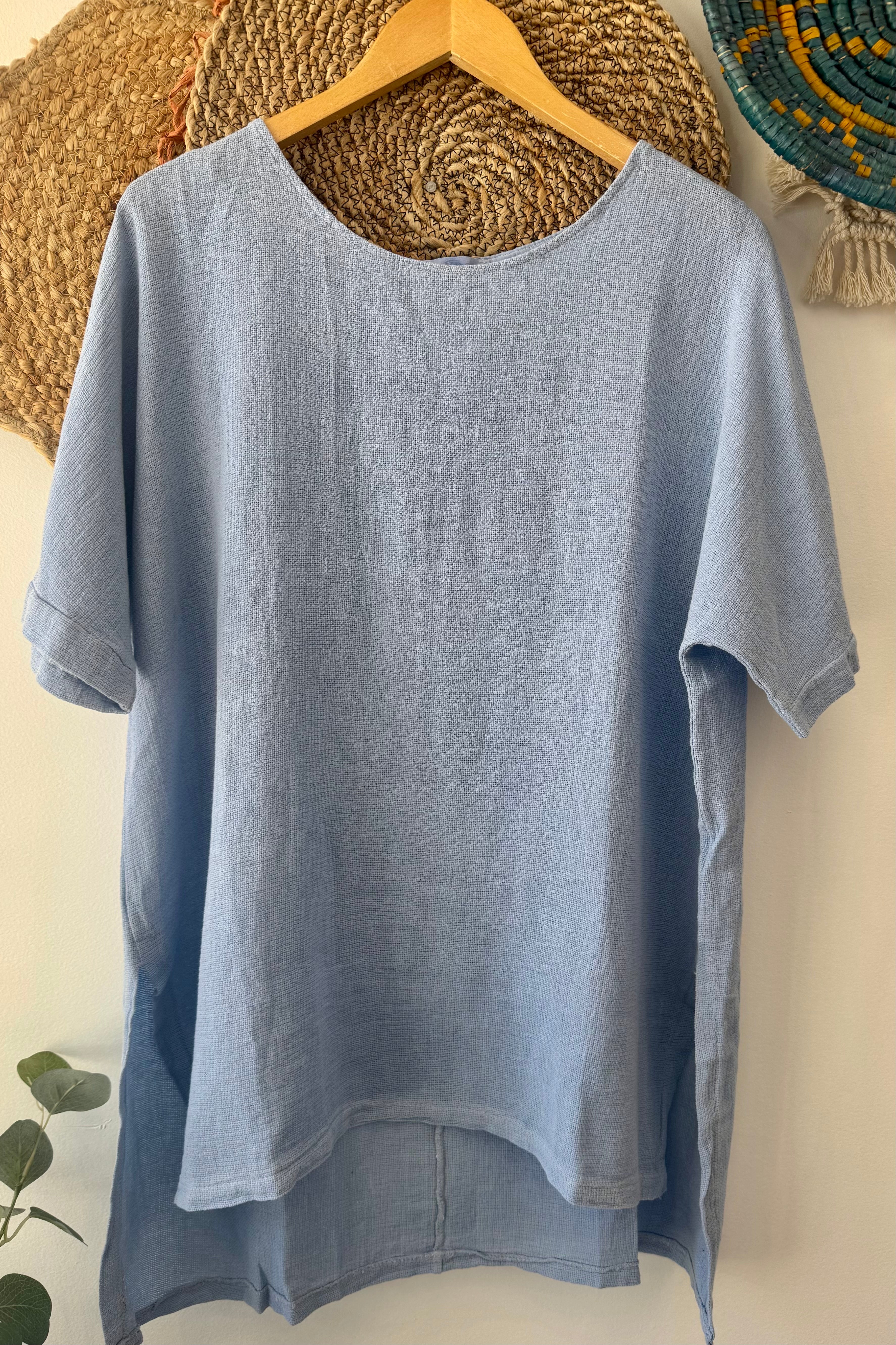 Jasmine High-Low Tunic Top in Mesh Linen