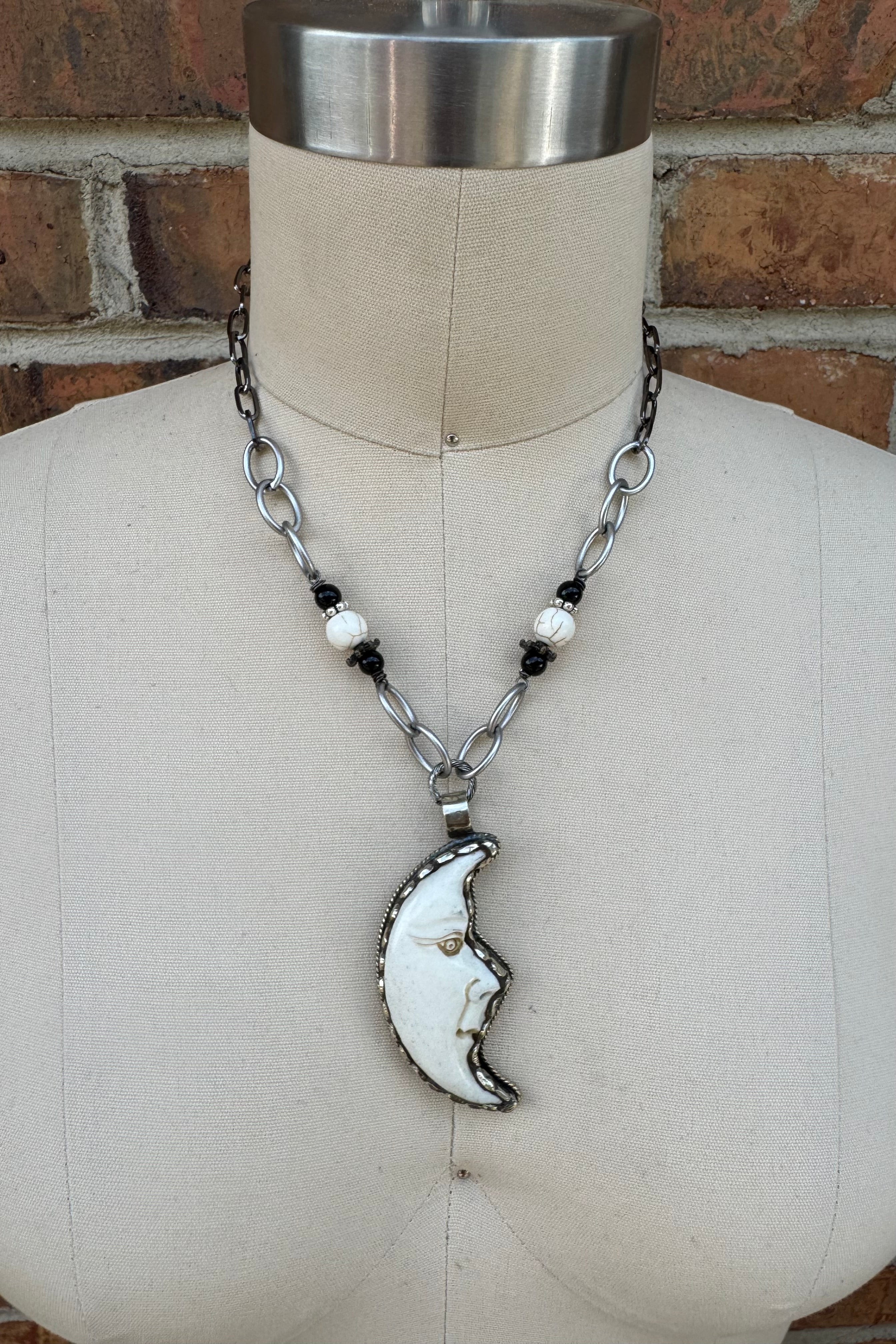 Night Time Prowl Necklace
