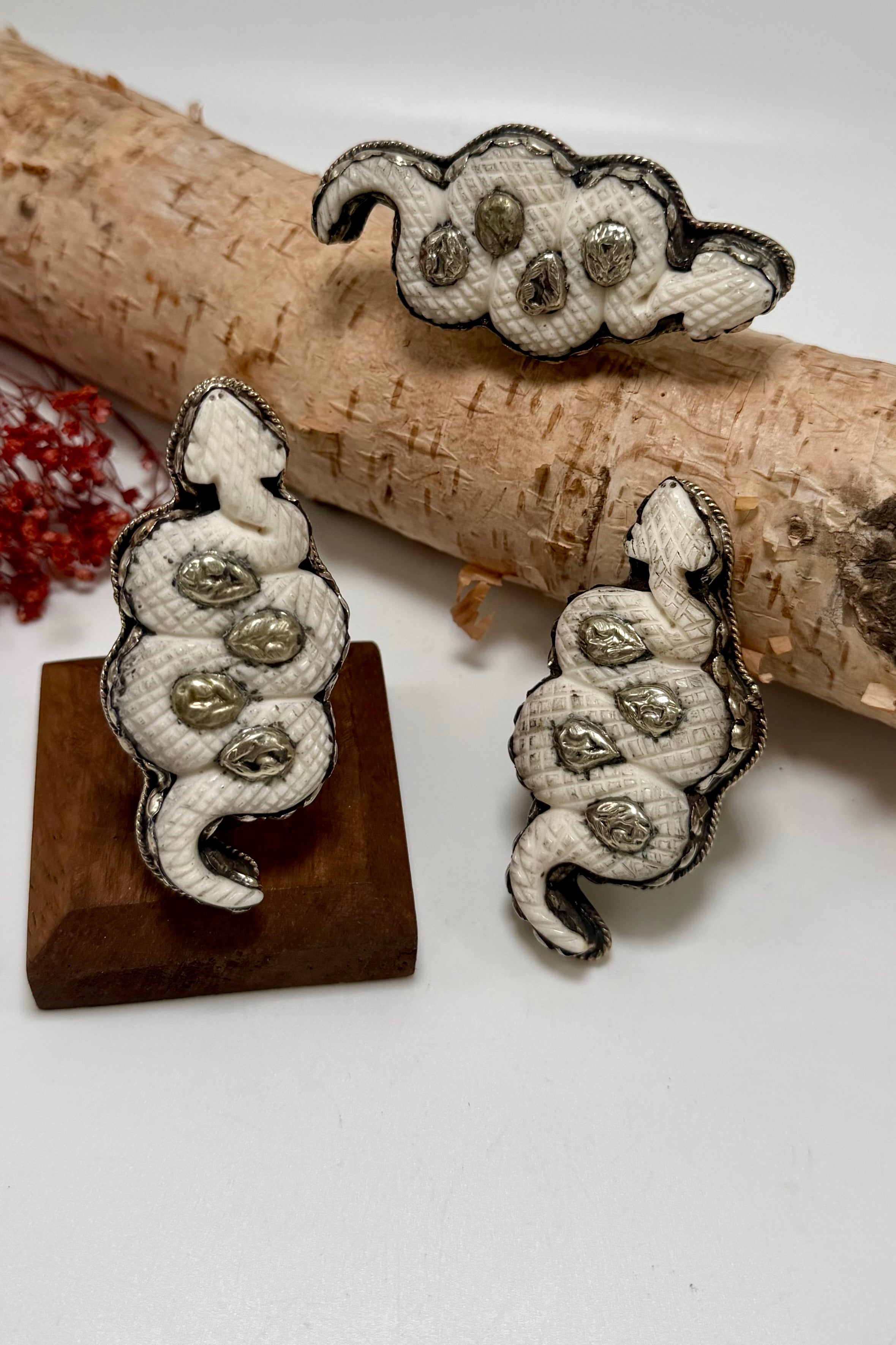 Snake Carved Ring - Med