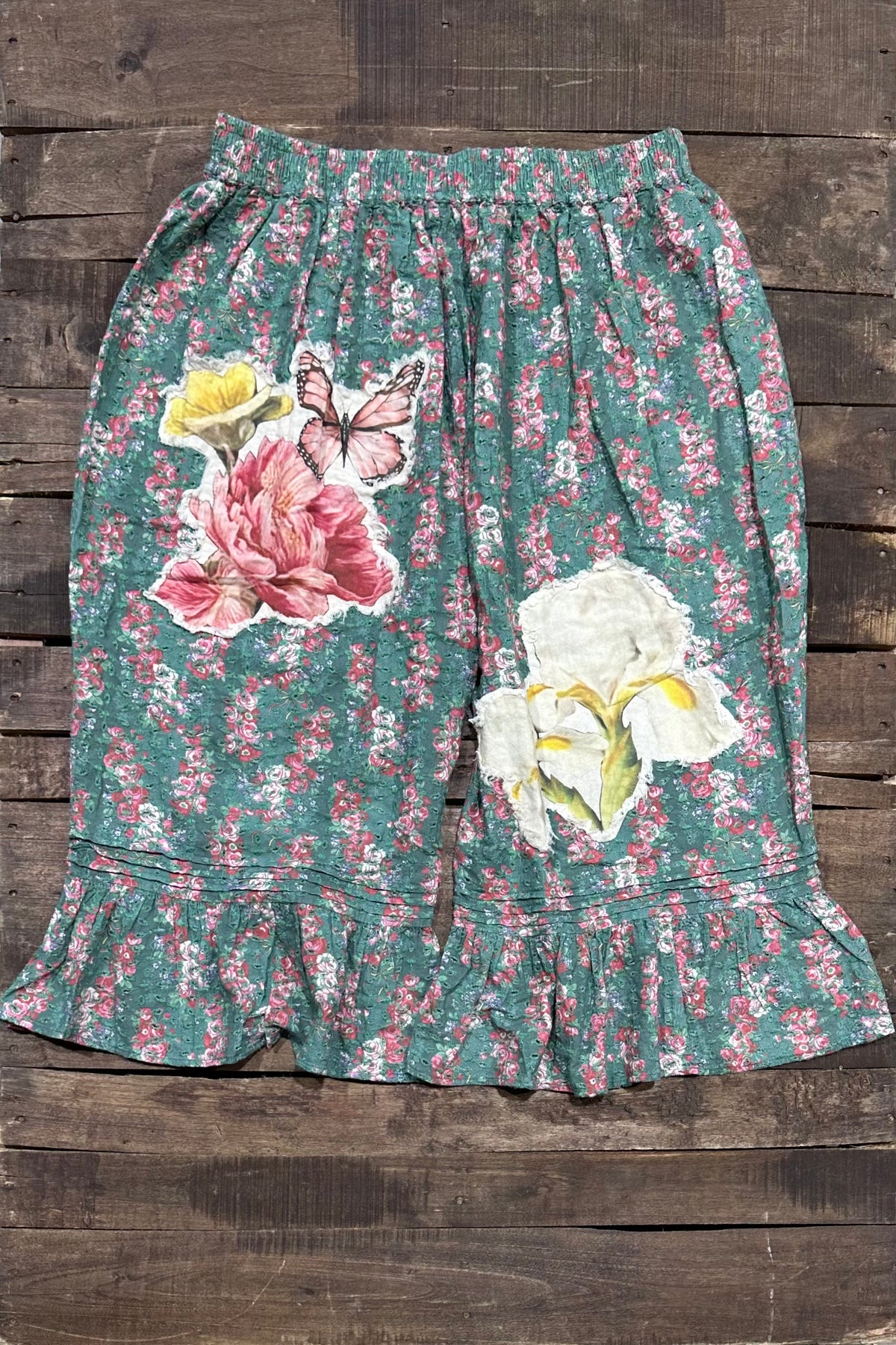 Victorian Dreams Bloomer in Rose Garden