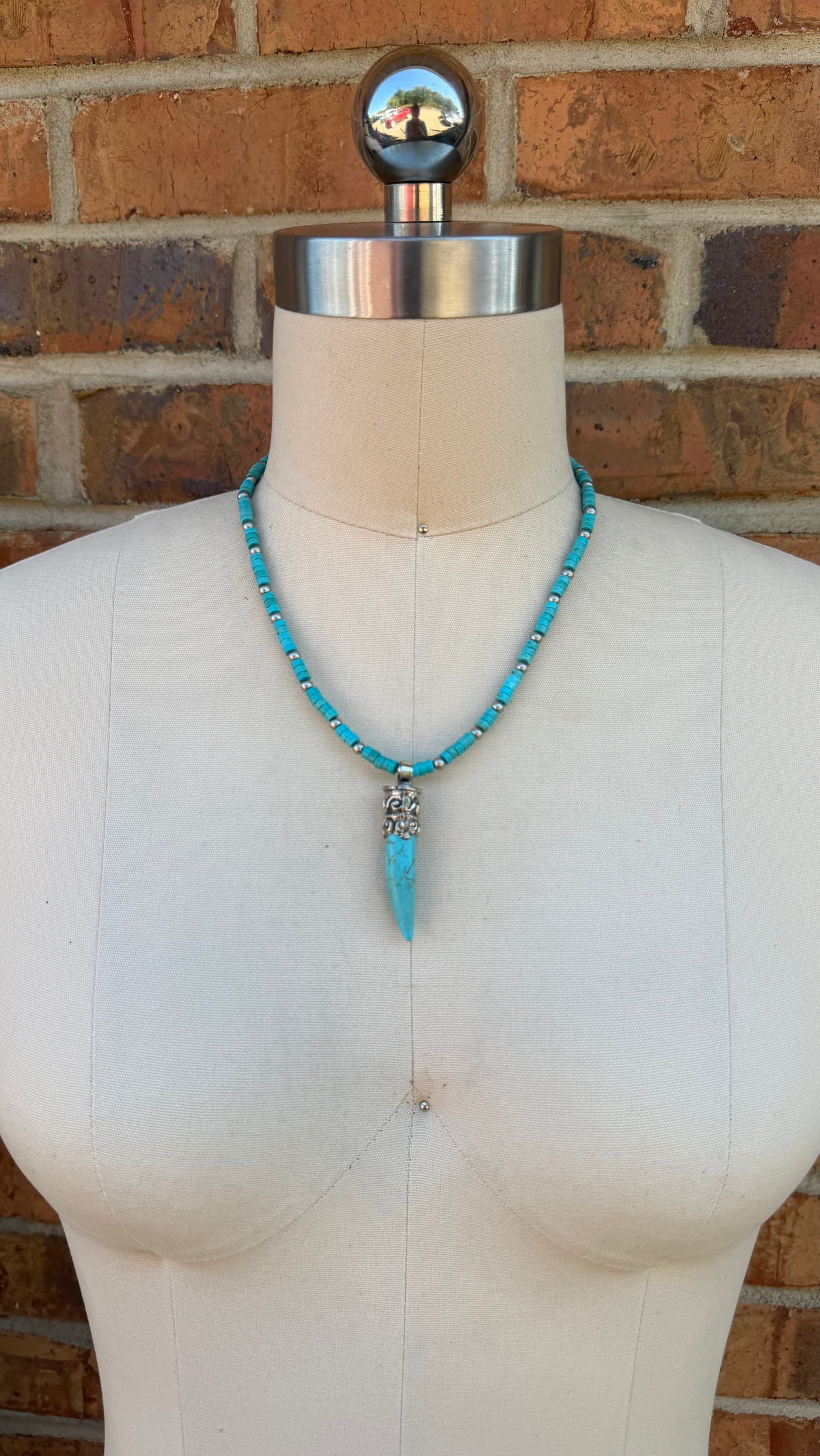 Howlite Horn Dazzle Necklace