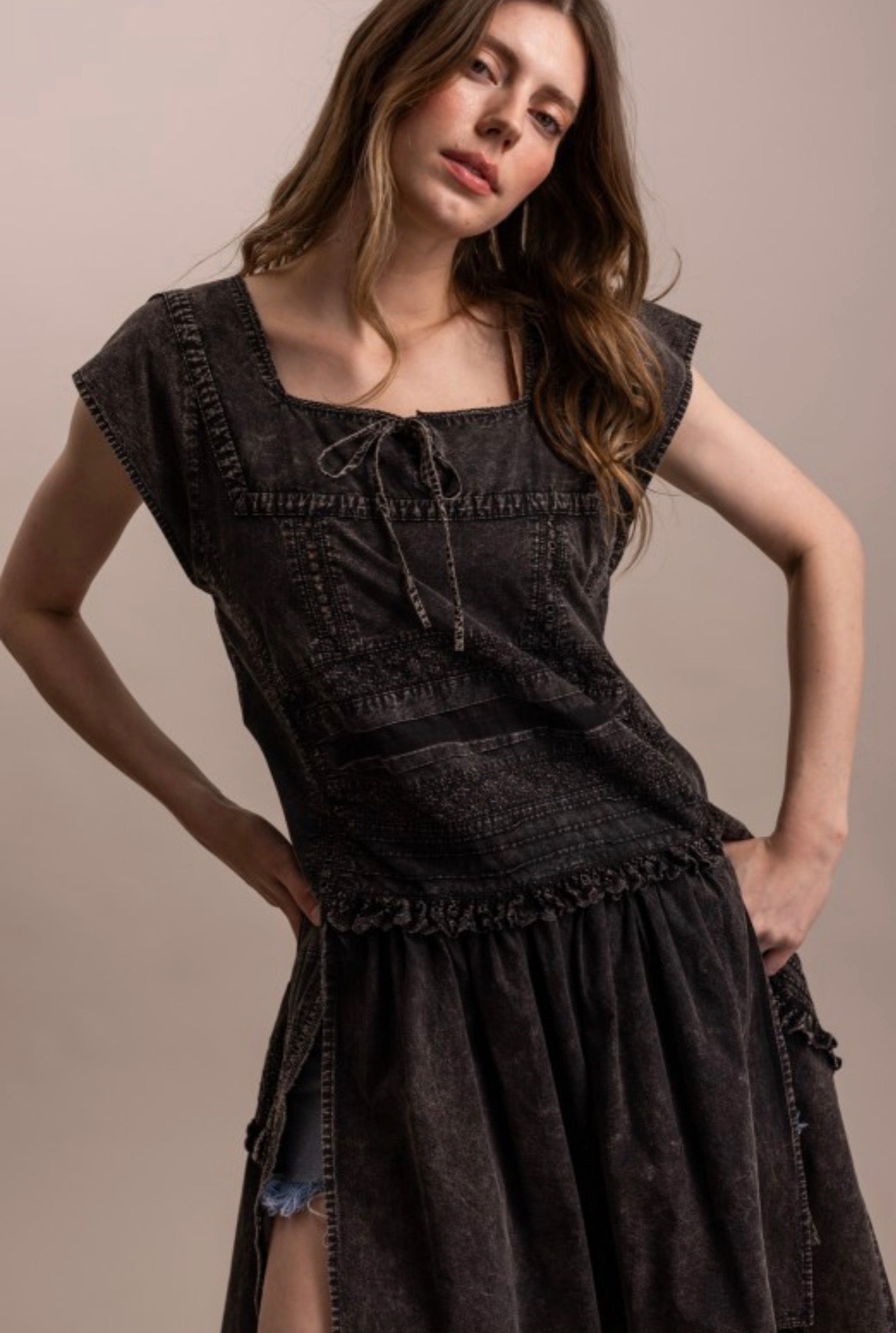 Stella Maye Square Cut Top Tunic in Black