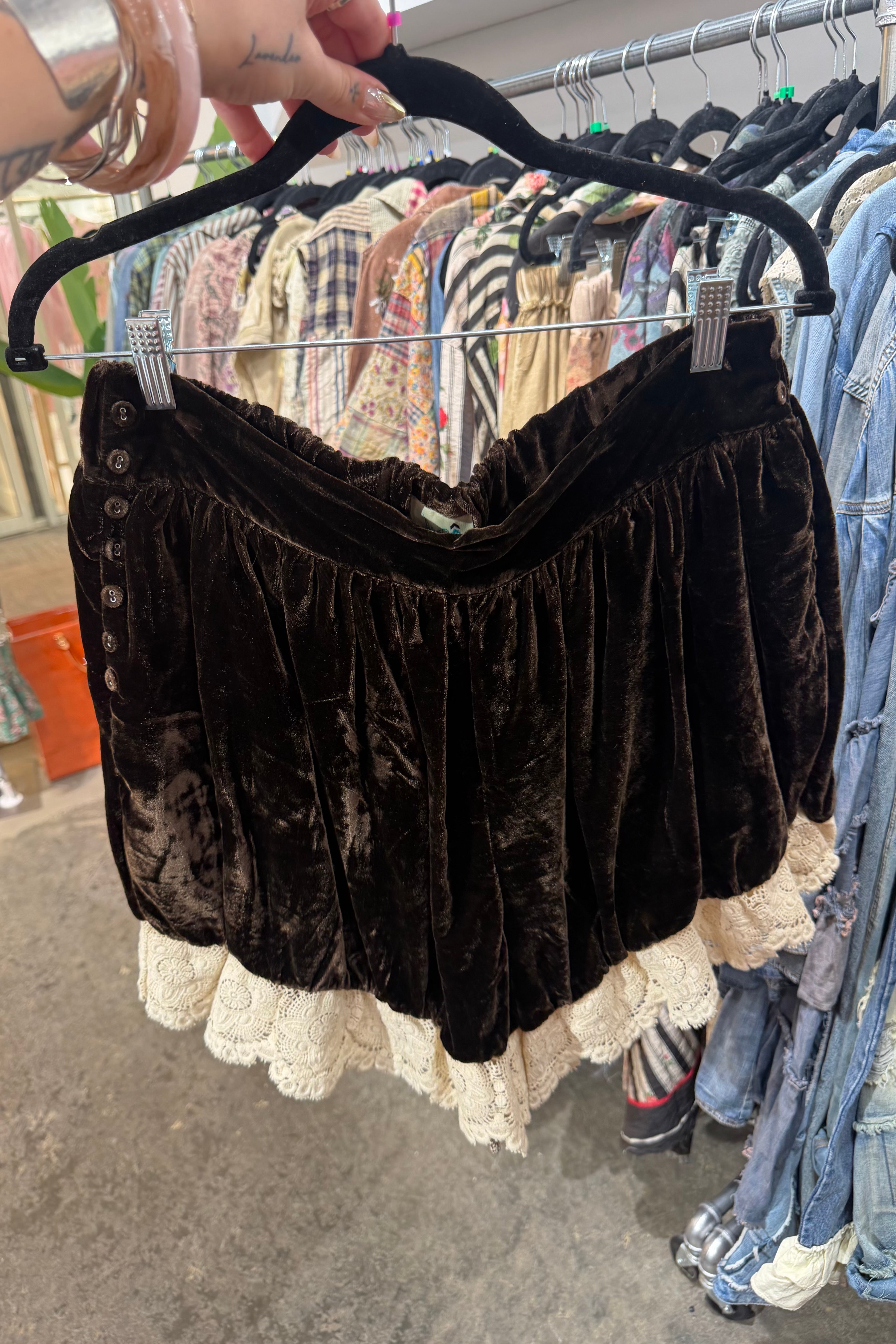Preorder - Vintage Romance Shorts in Chocolate
