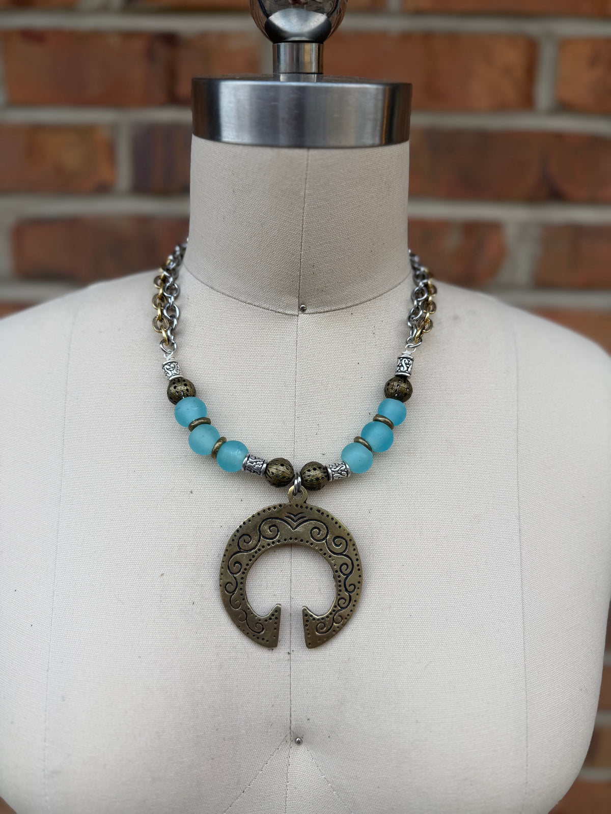 Close Connection Necklace
