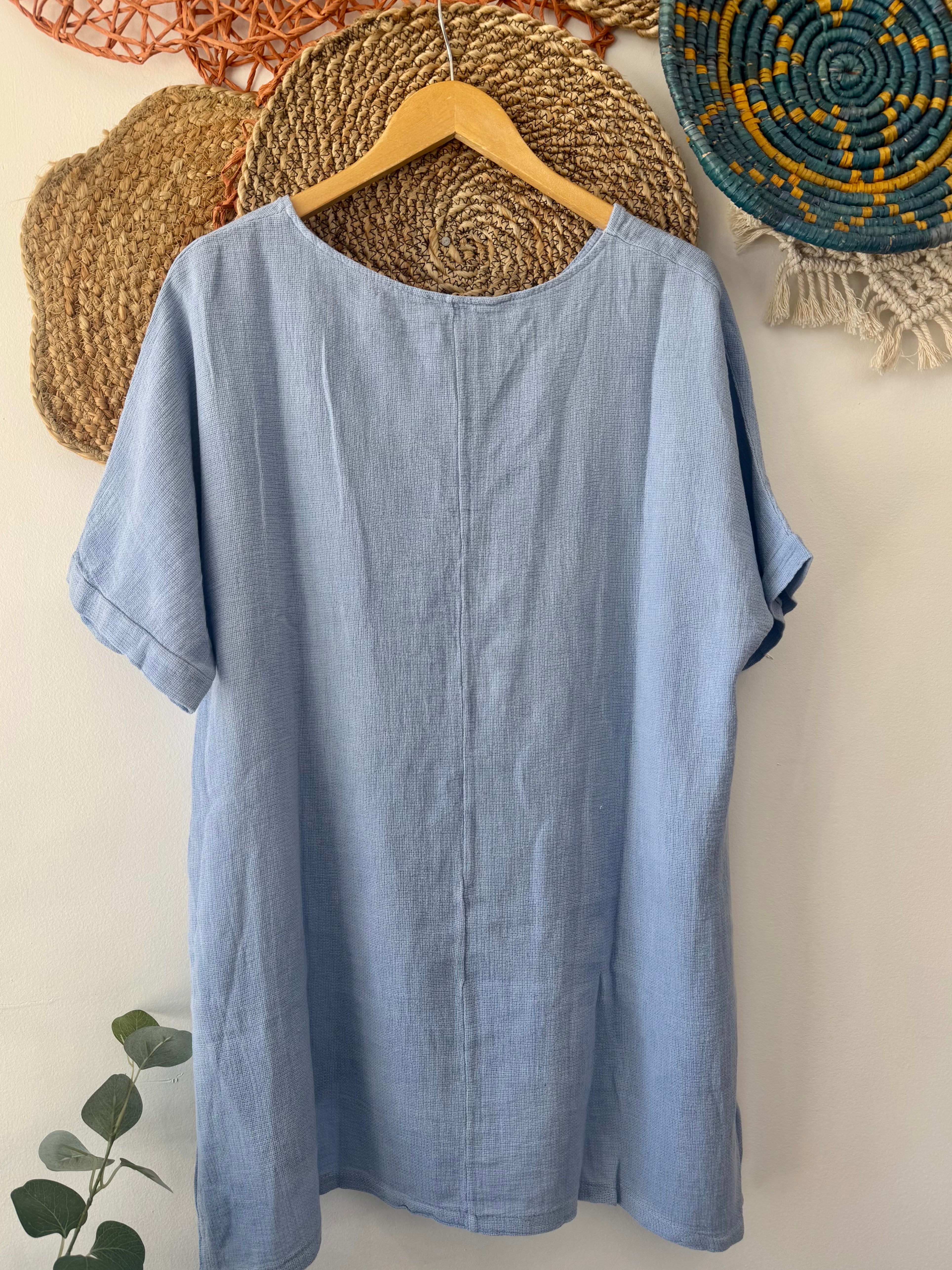 Jasmine High-Low Tunic Top in Mesh Linen
