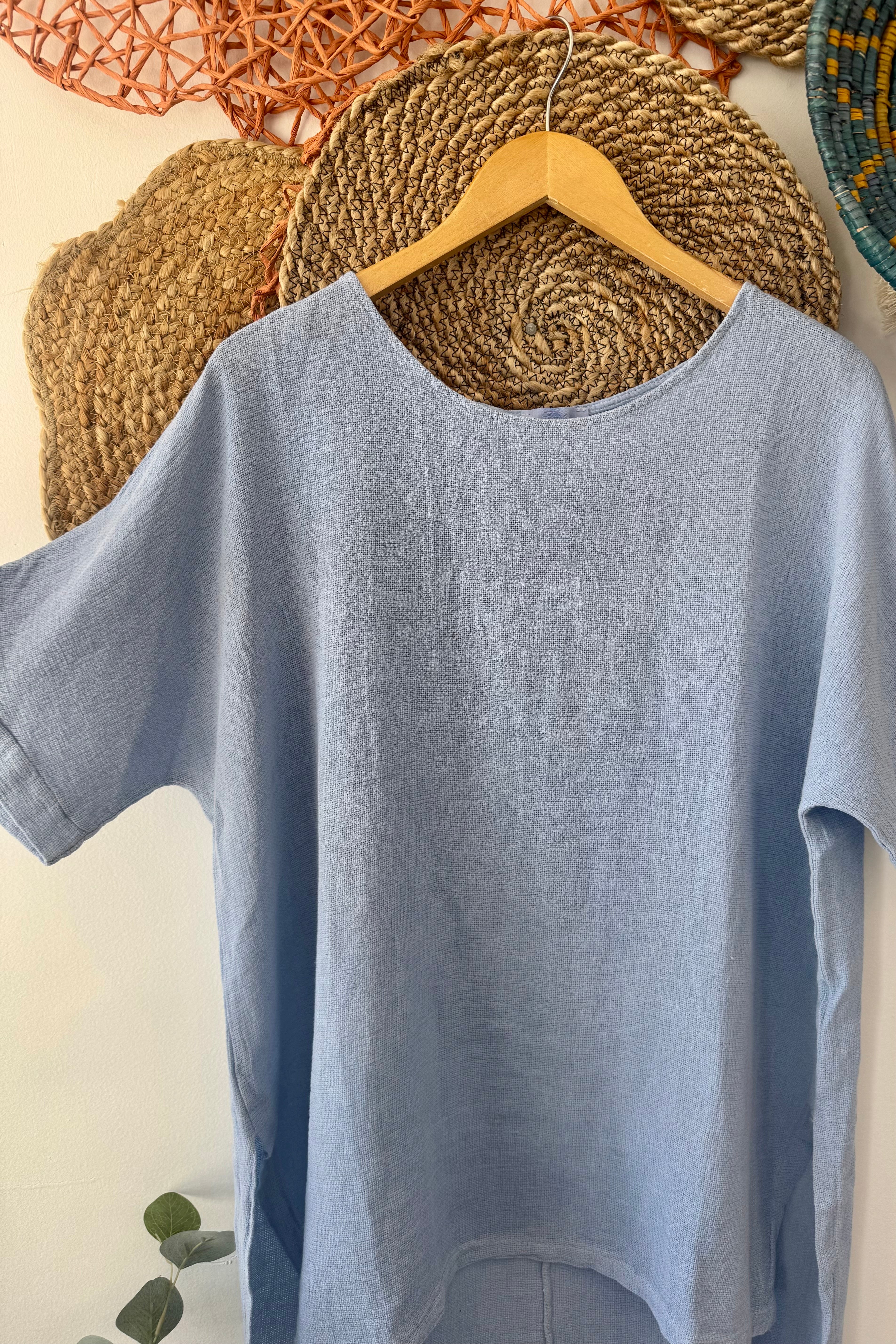 Jasmine High-Low Tunic Top in Mesh Linen