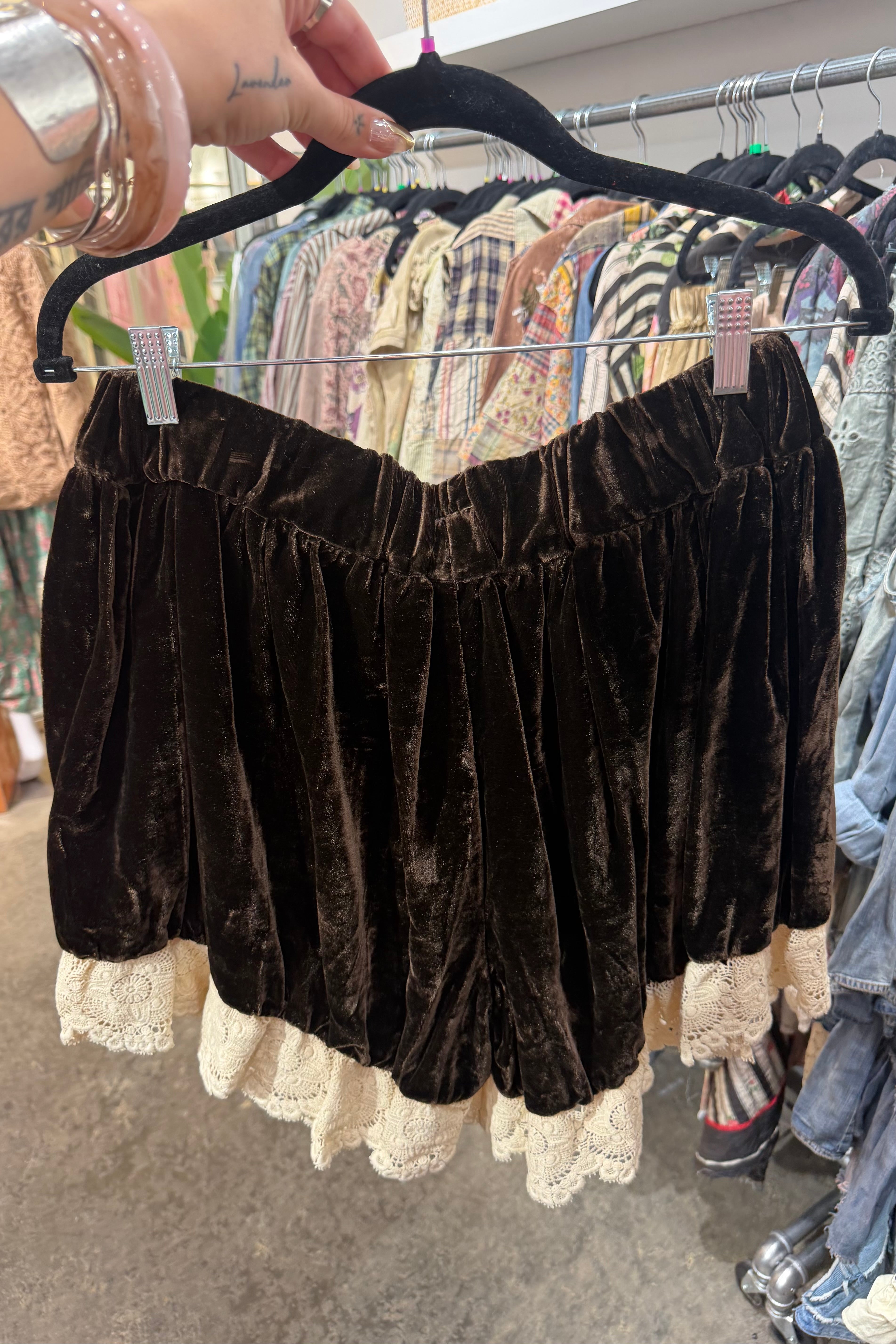 Preorder - Vintage Romance Shorts in Chocolate