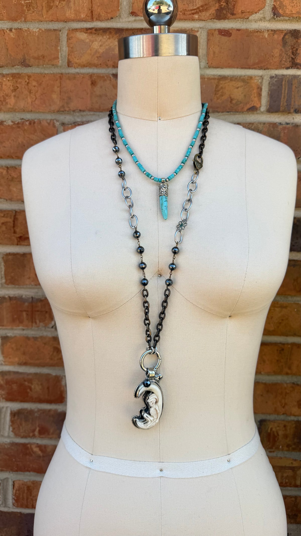 Howlite Horn Dazzle Necklace