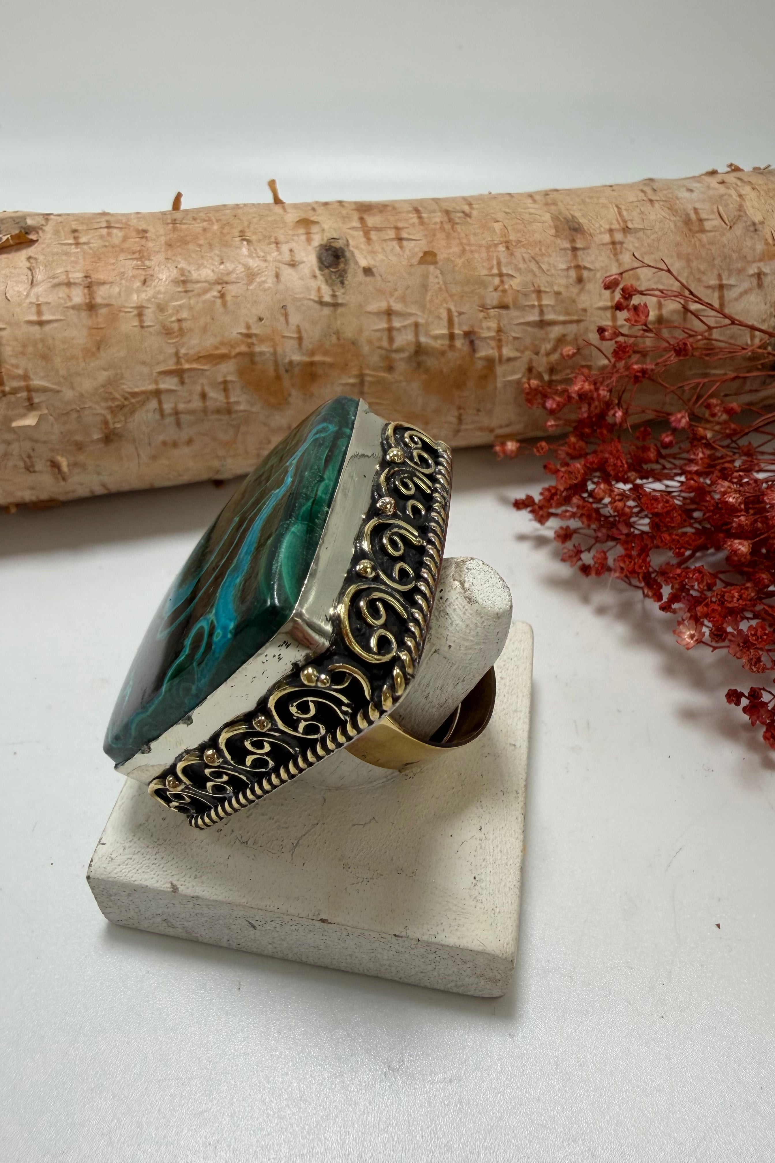Square Waves Ring