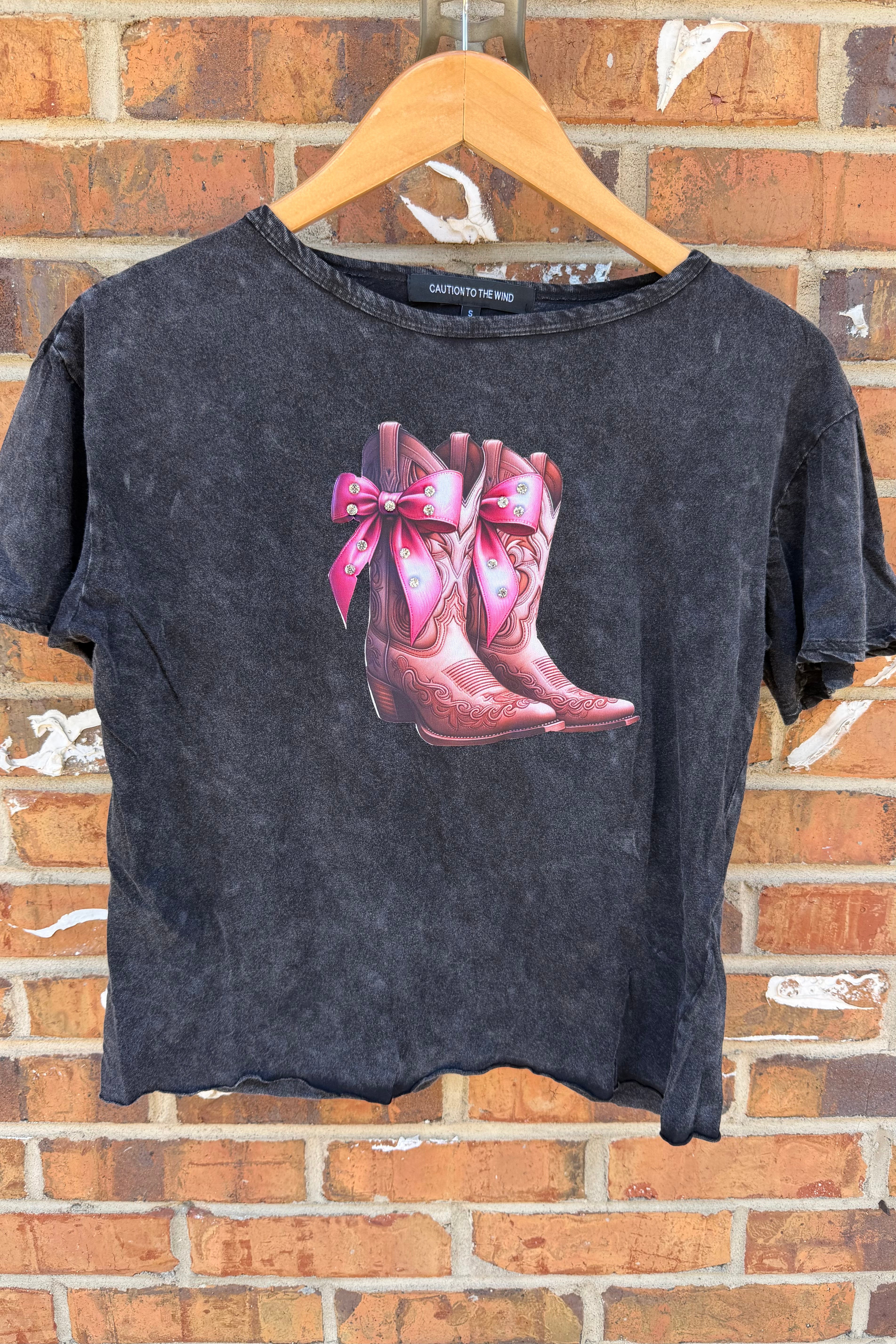Swing Tee Black Cowboy Boots