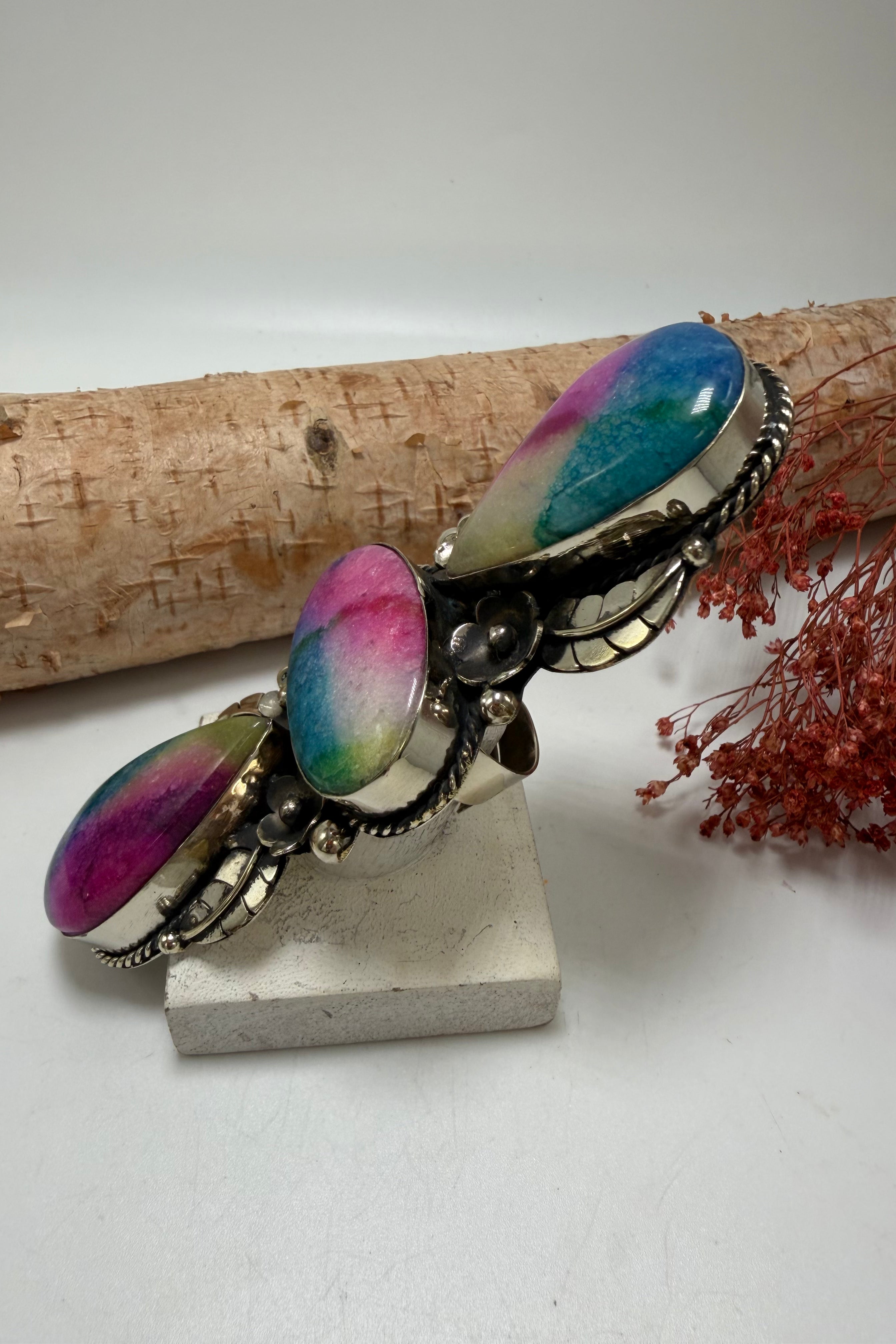 Color Burst In 3s Ring