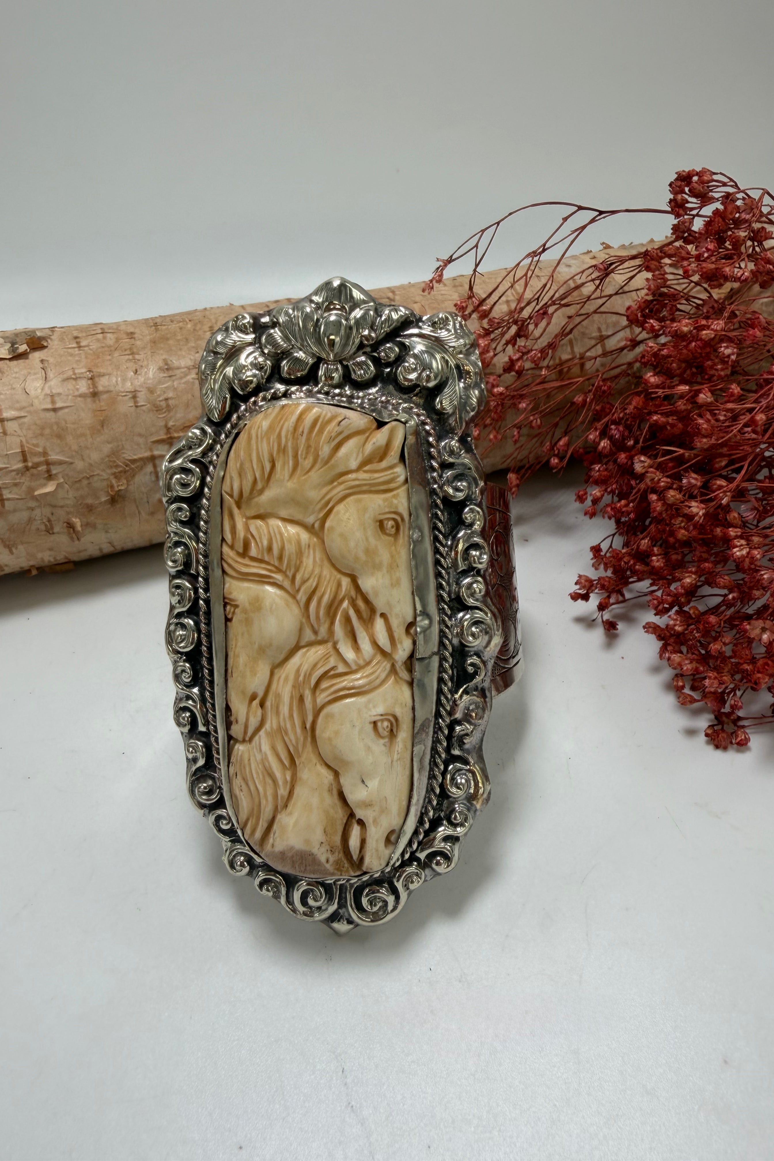 Epic 3 Horses Cuff