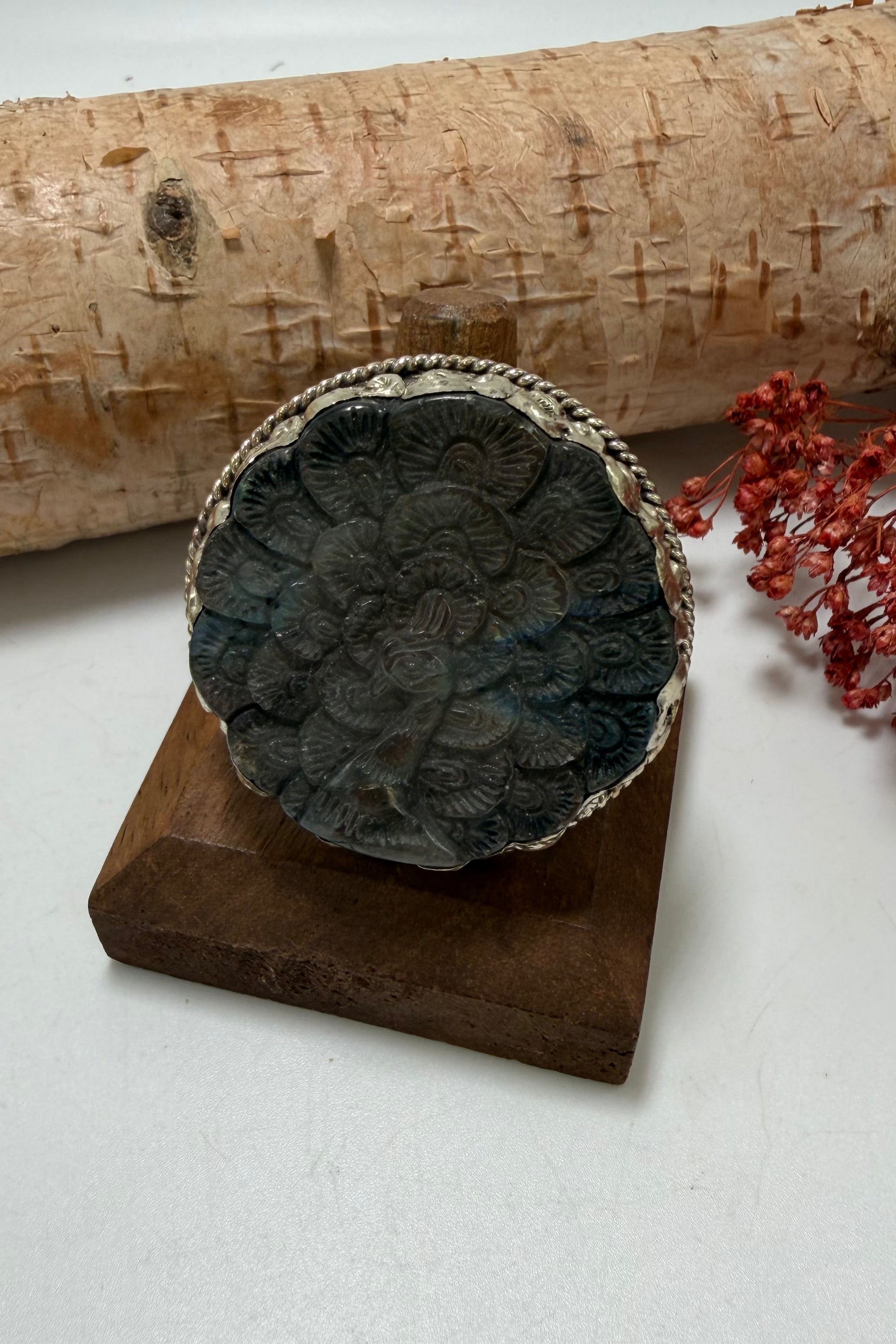 Labradorite peacock ring