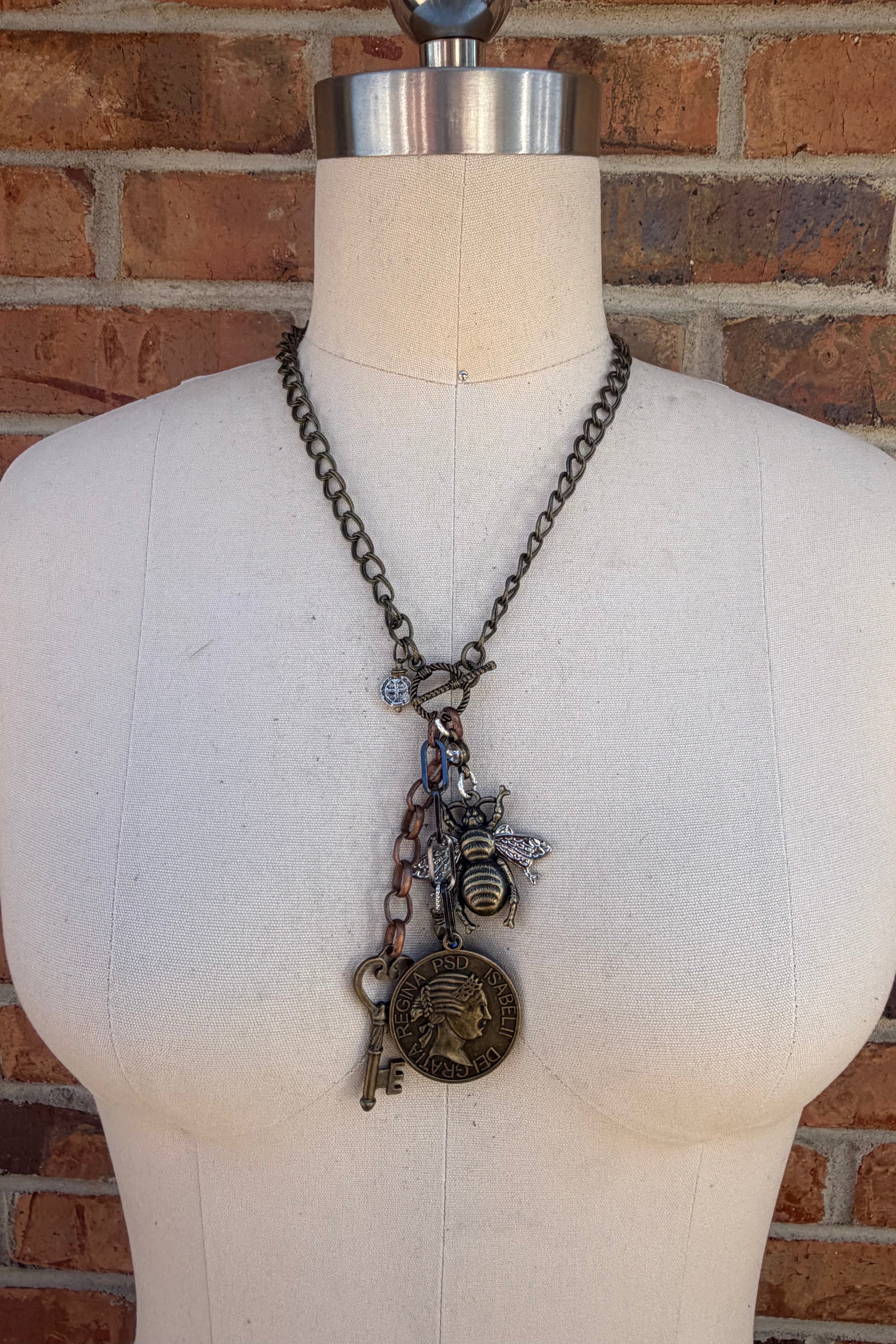 The Regal Bee Necklace