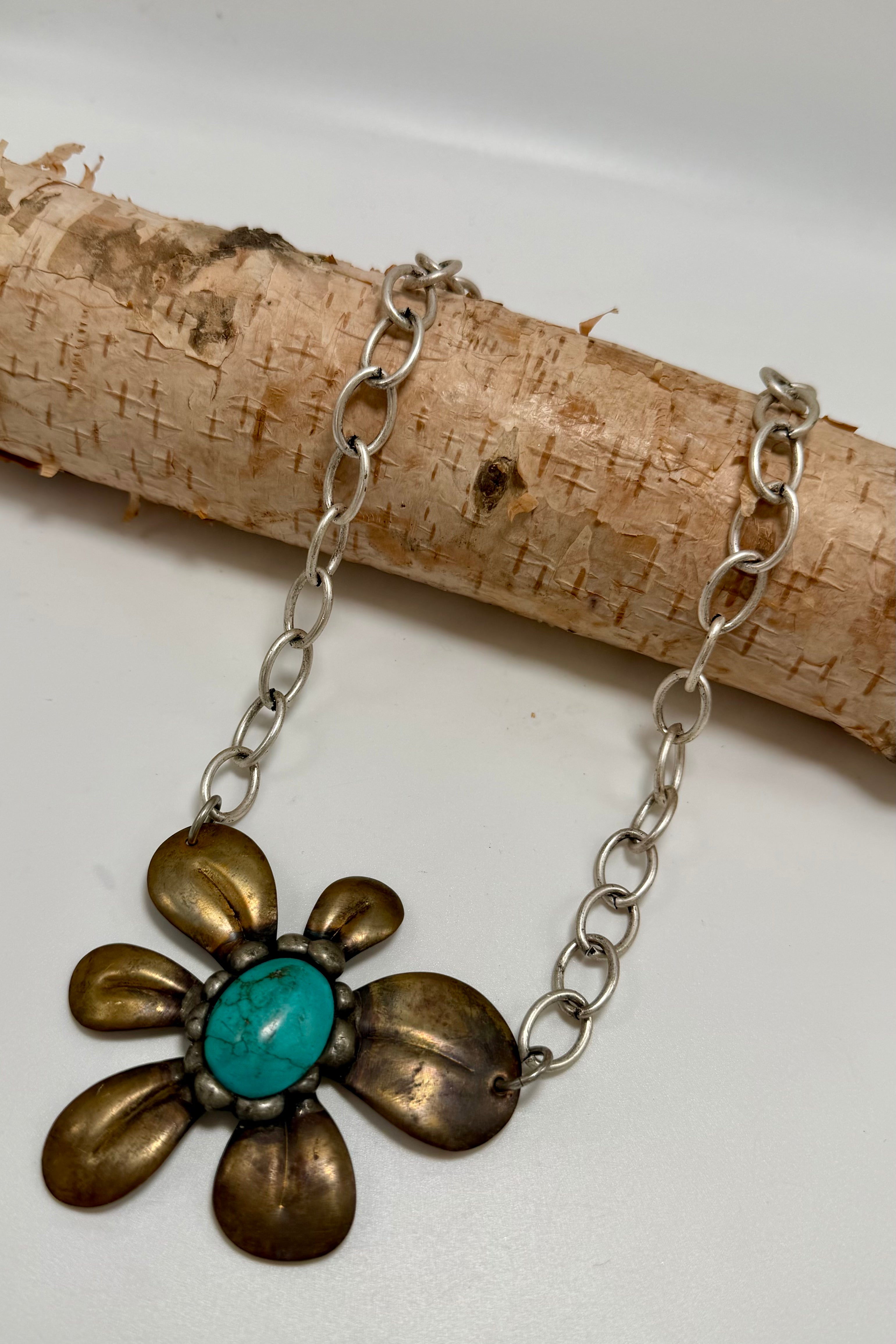 Flower Cut Necklace