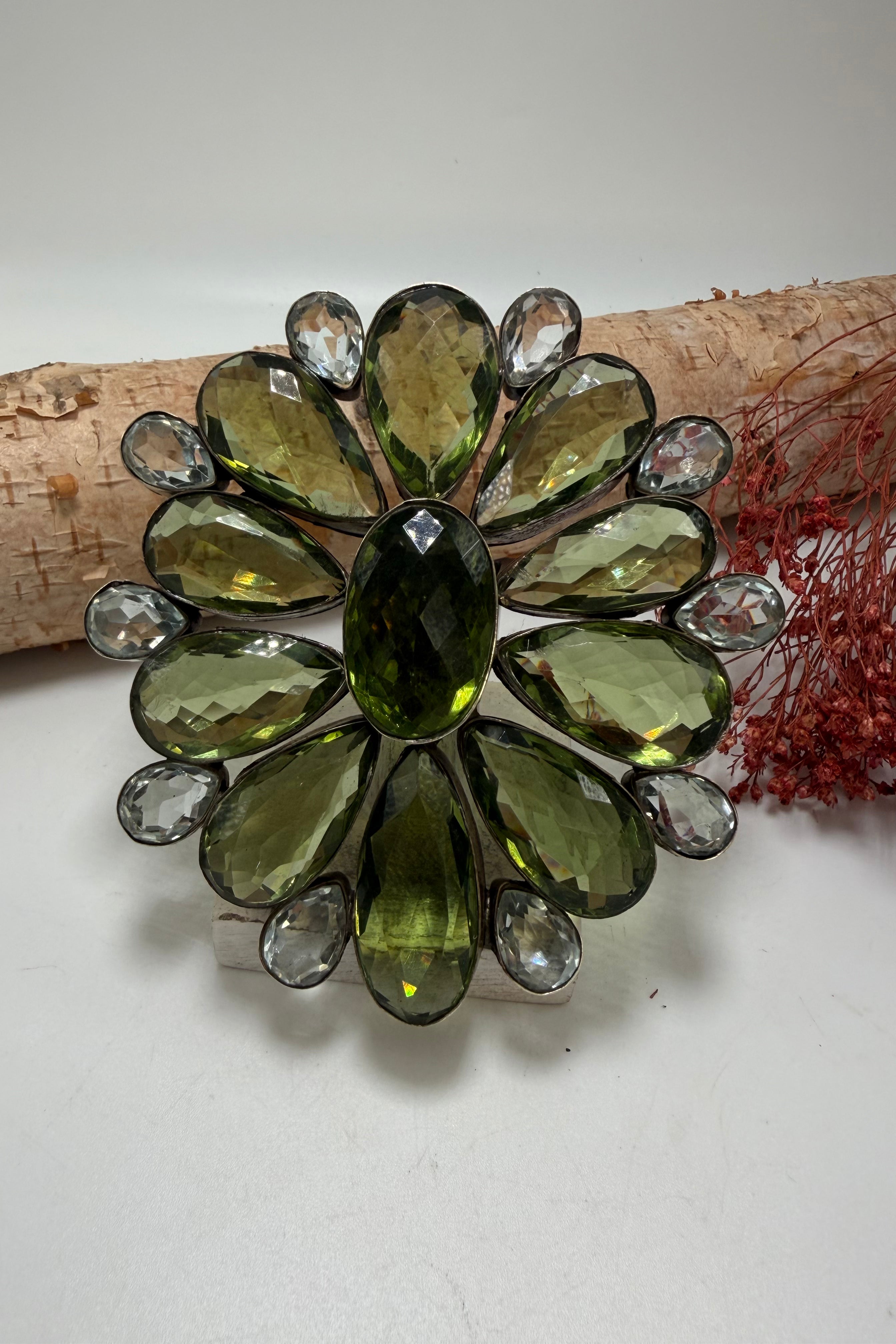 The Queens Ring