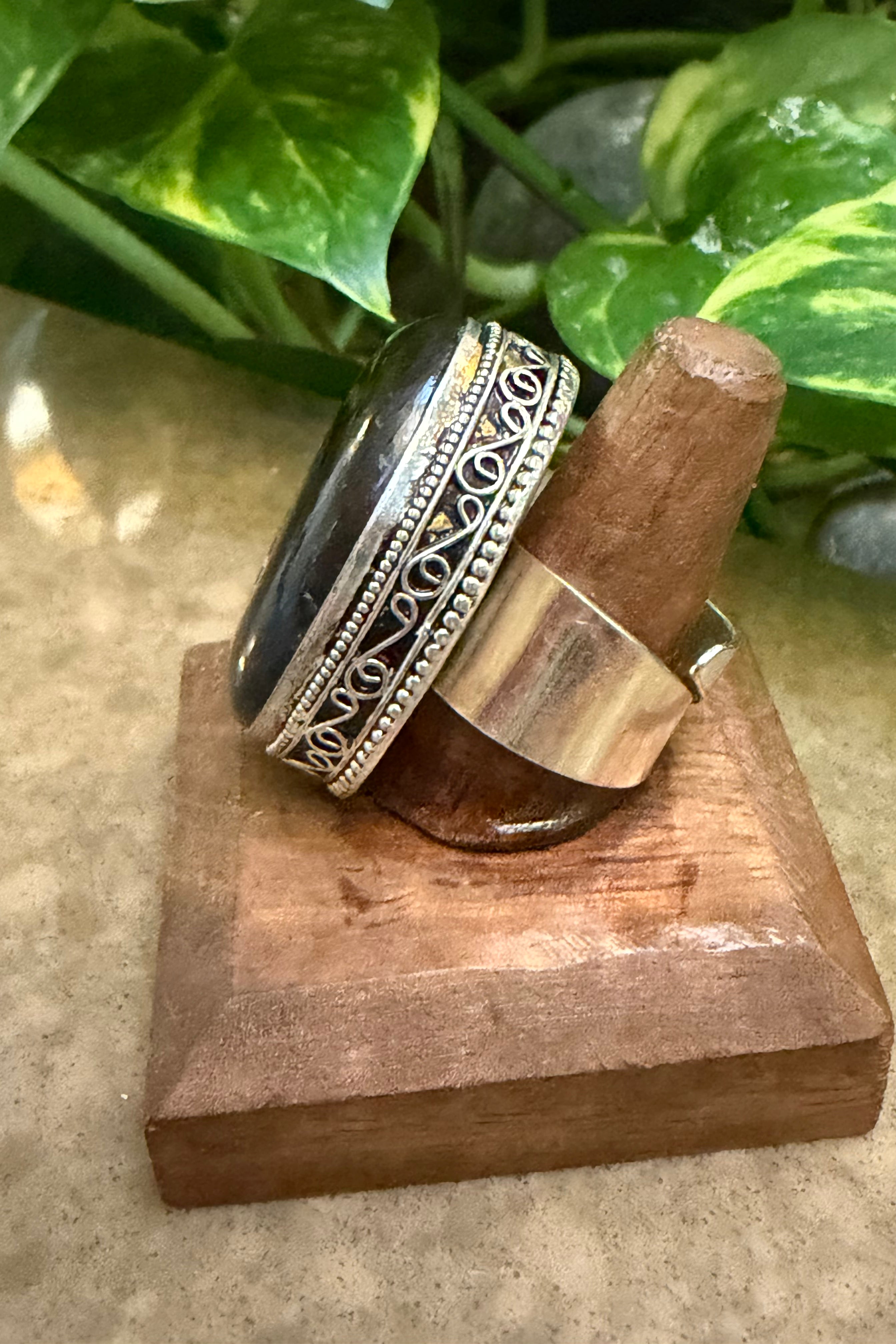 Small Bur Mighty Ring