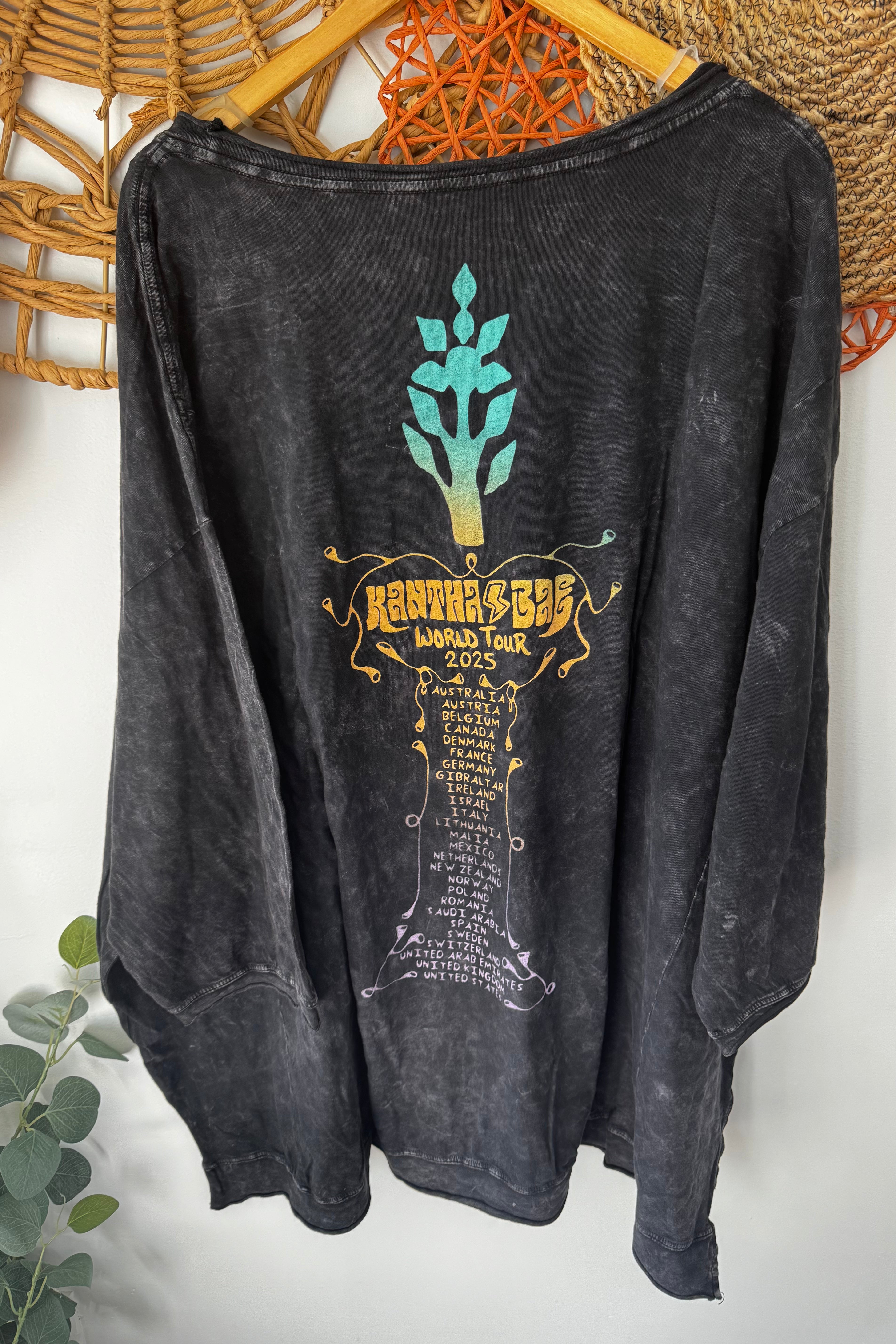 KB Dream Tour Pullover Top