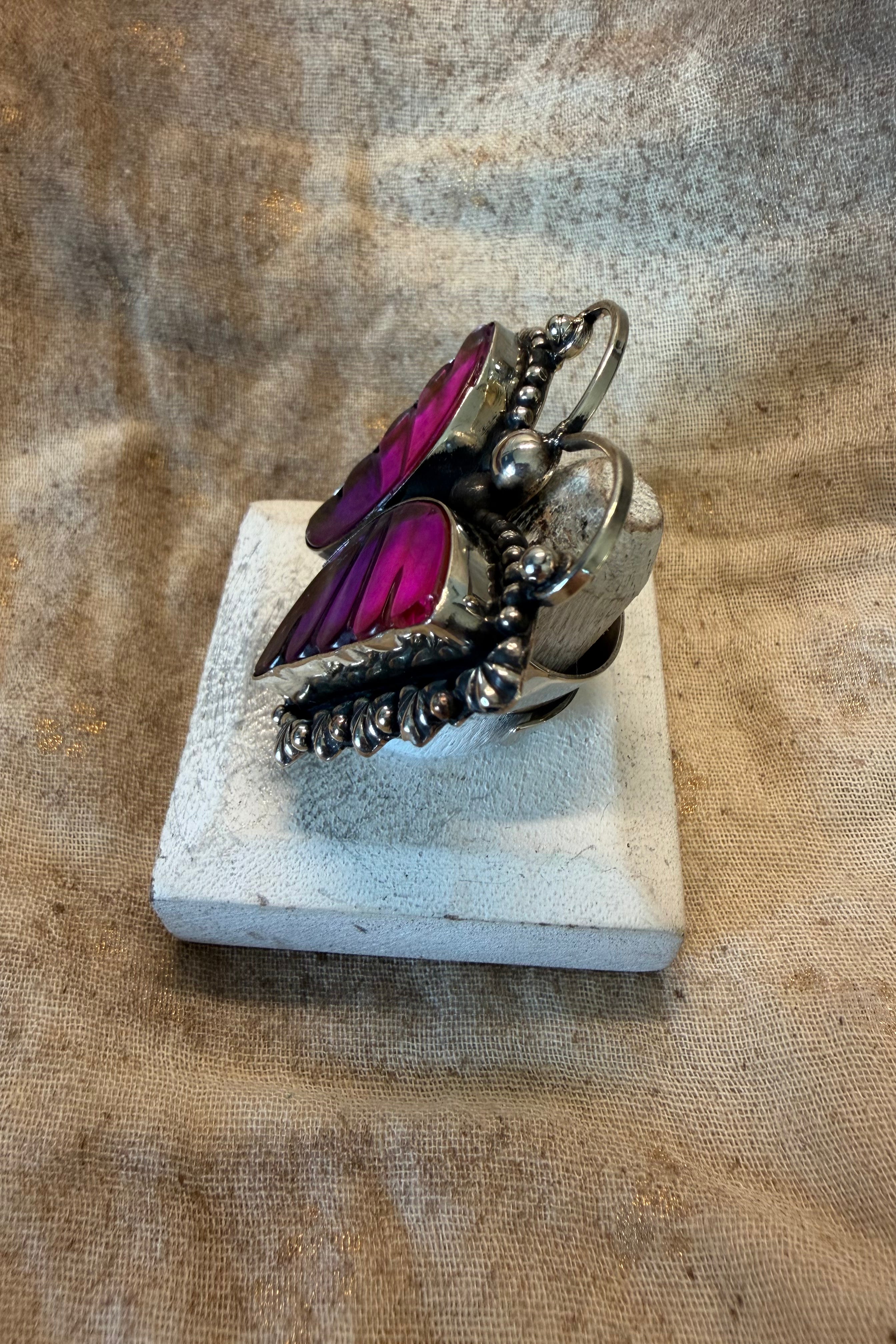 Flutterby Plain Style