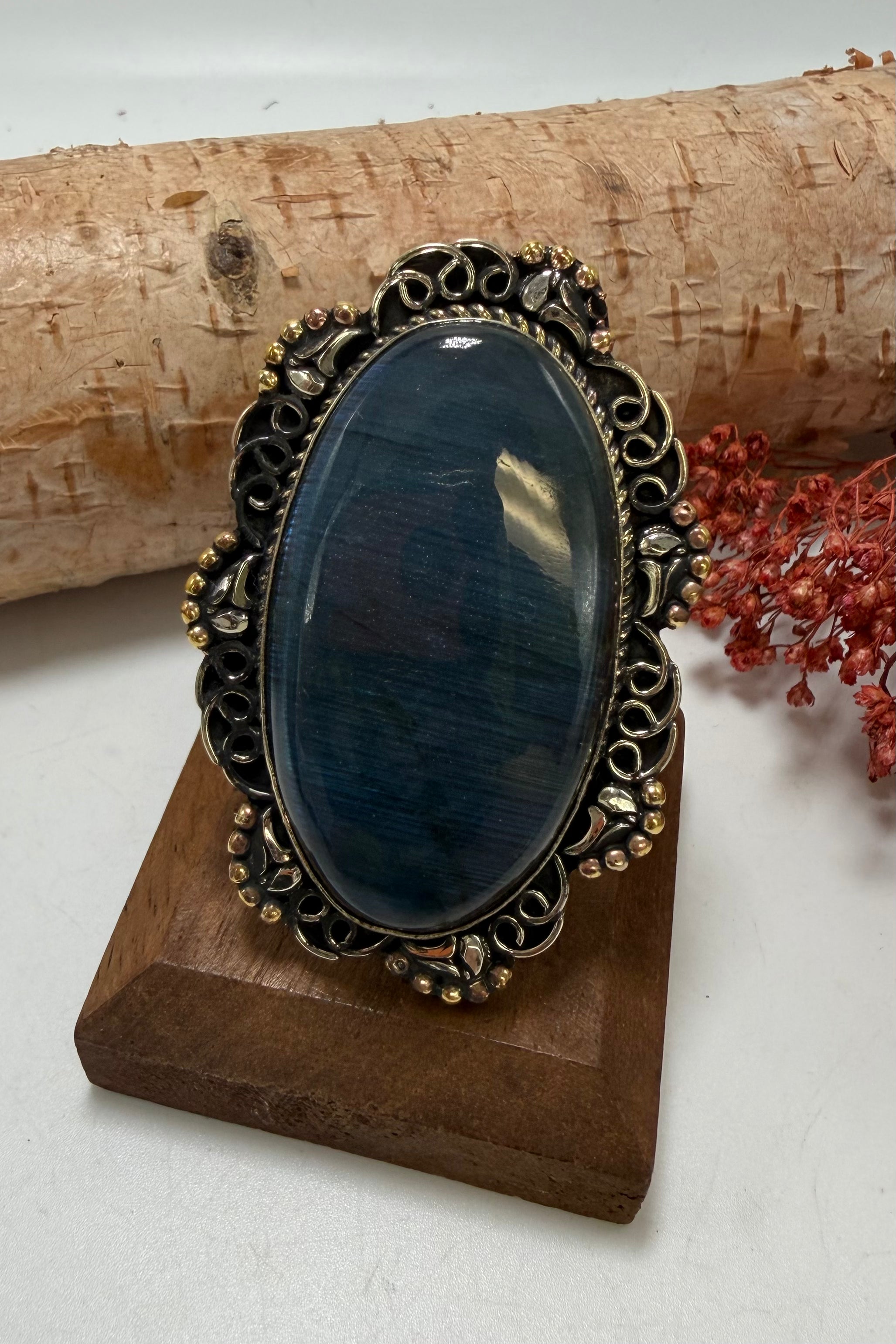 Labradorite stunner ring 
