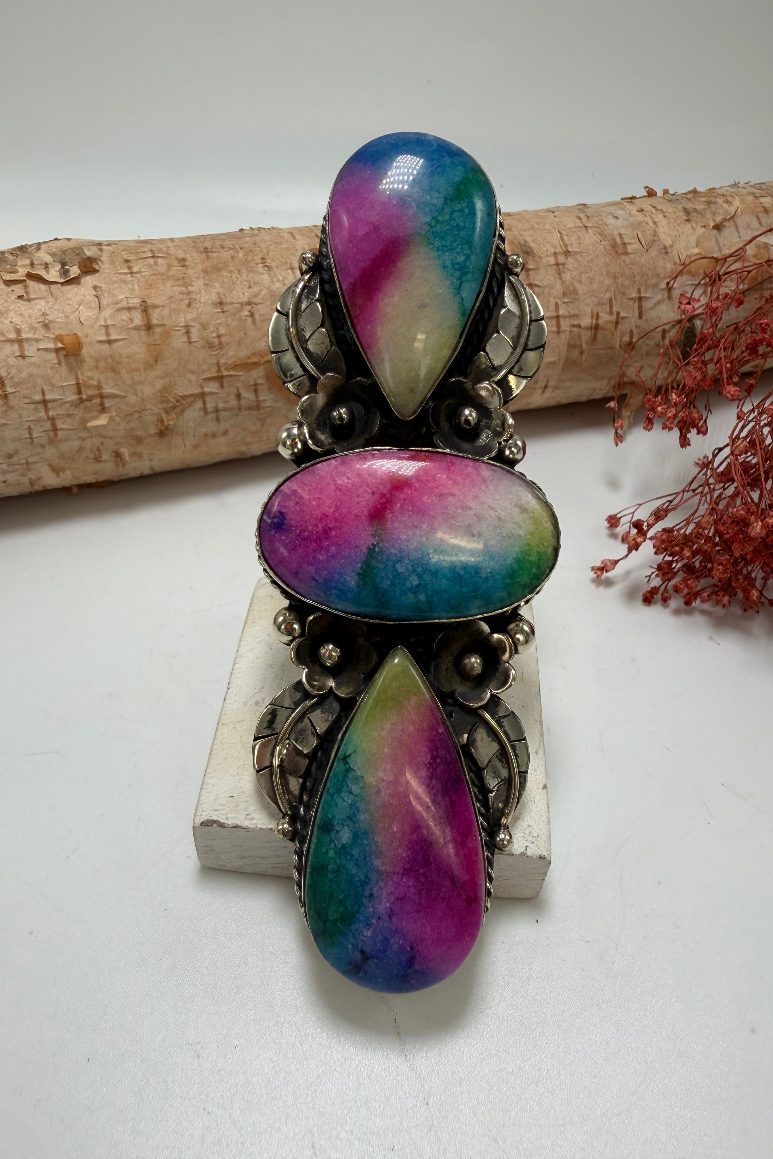 Color Burst In 3s Ring
