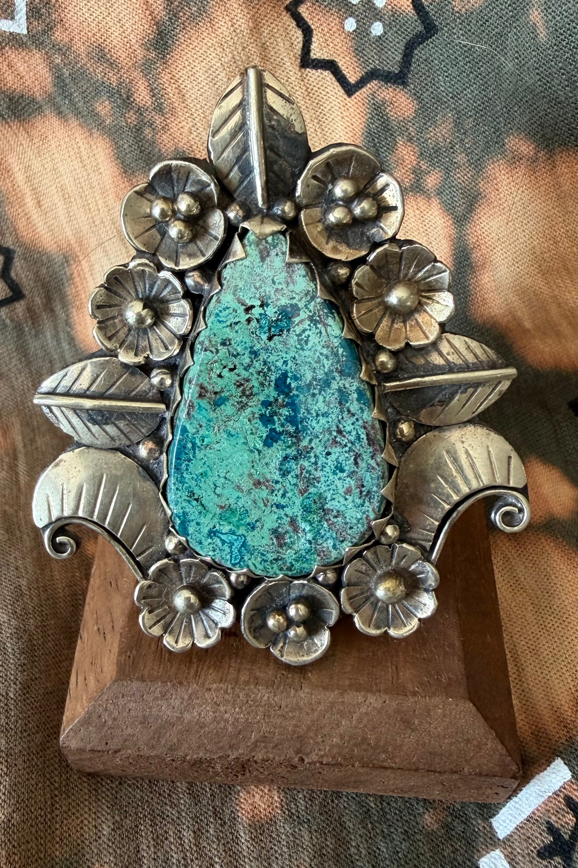 In Between The Flowers Ring