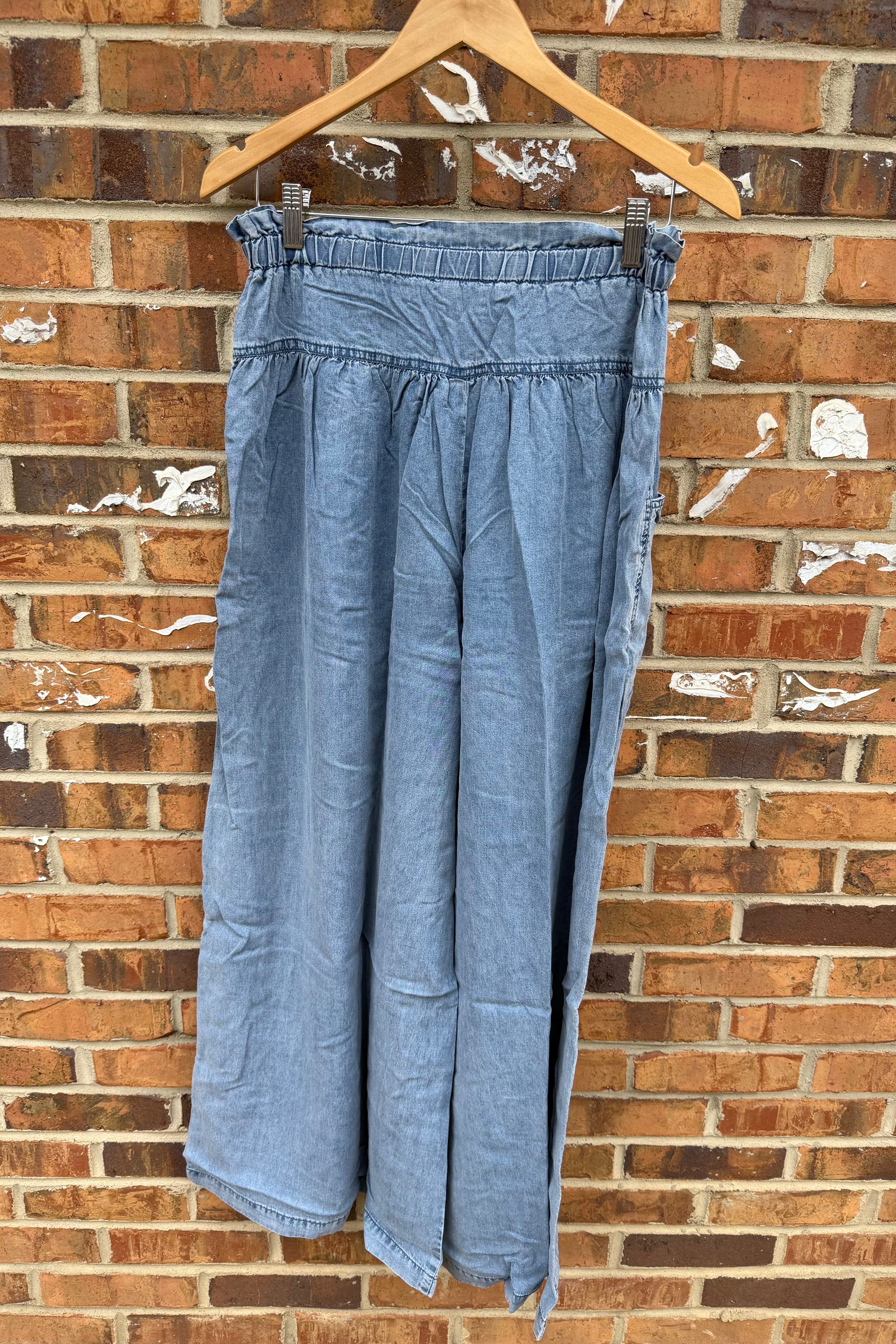 Weekend Barrel Jeans