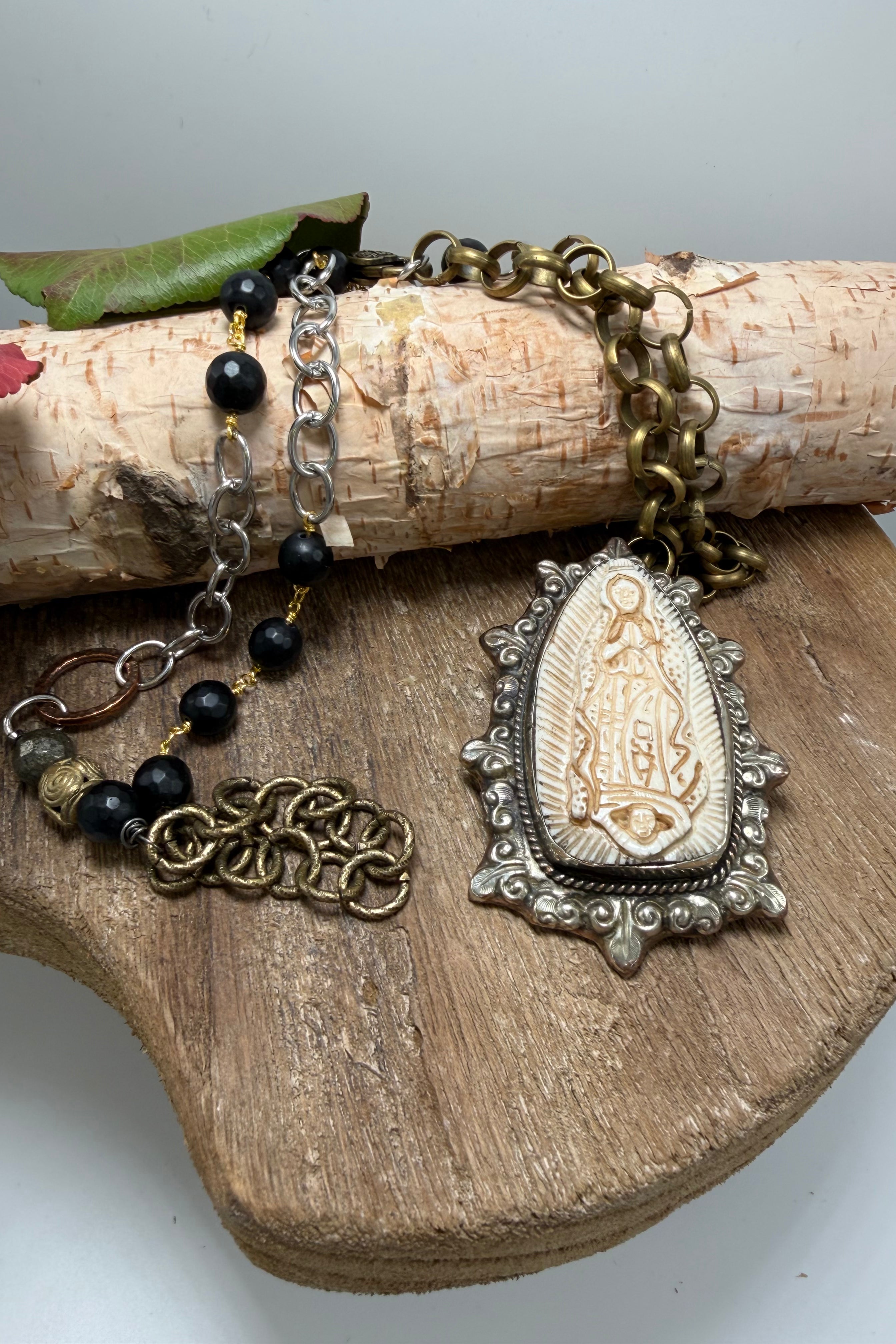 The Lady Handmade Necklace