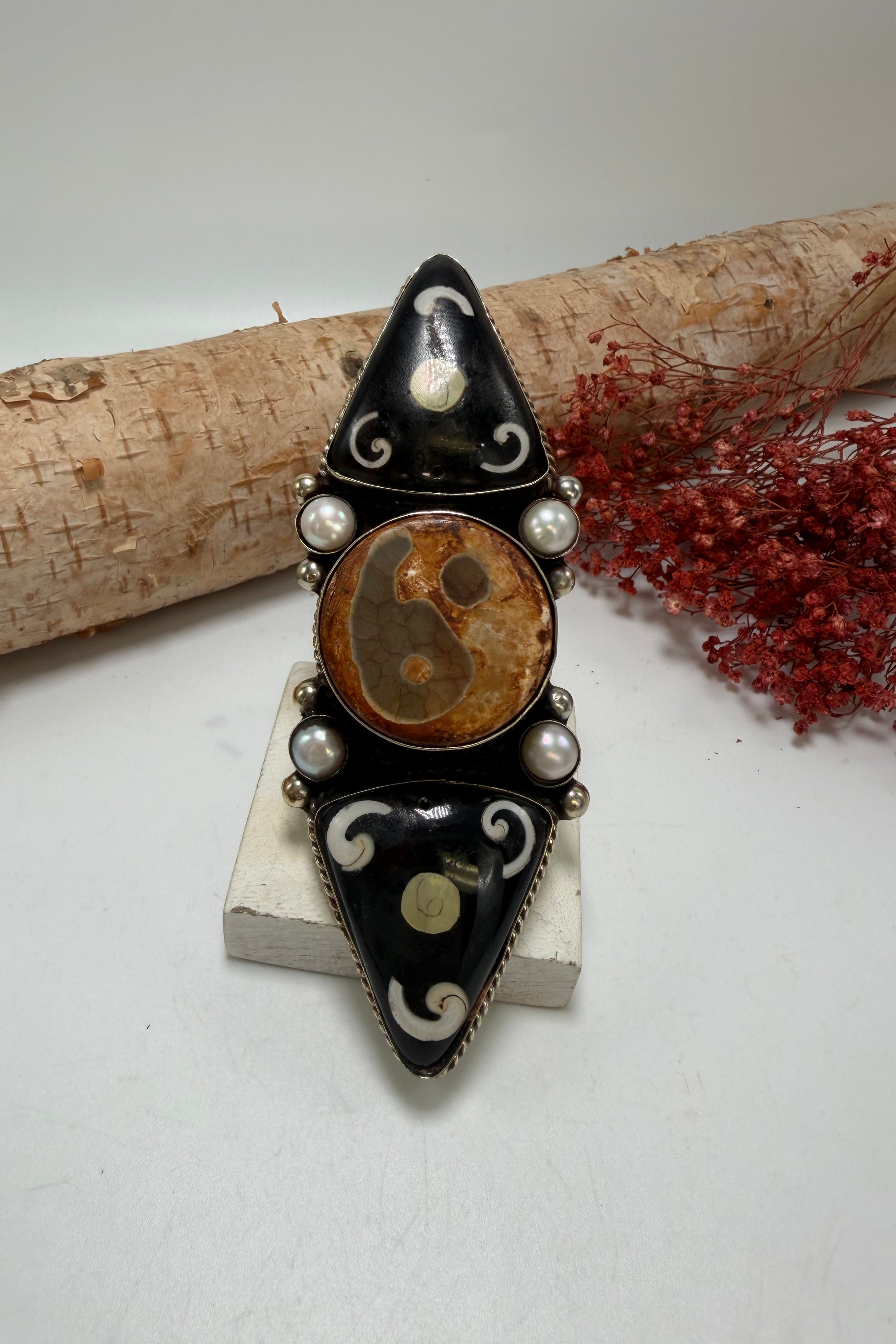 Triangle Yin Yang Ring