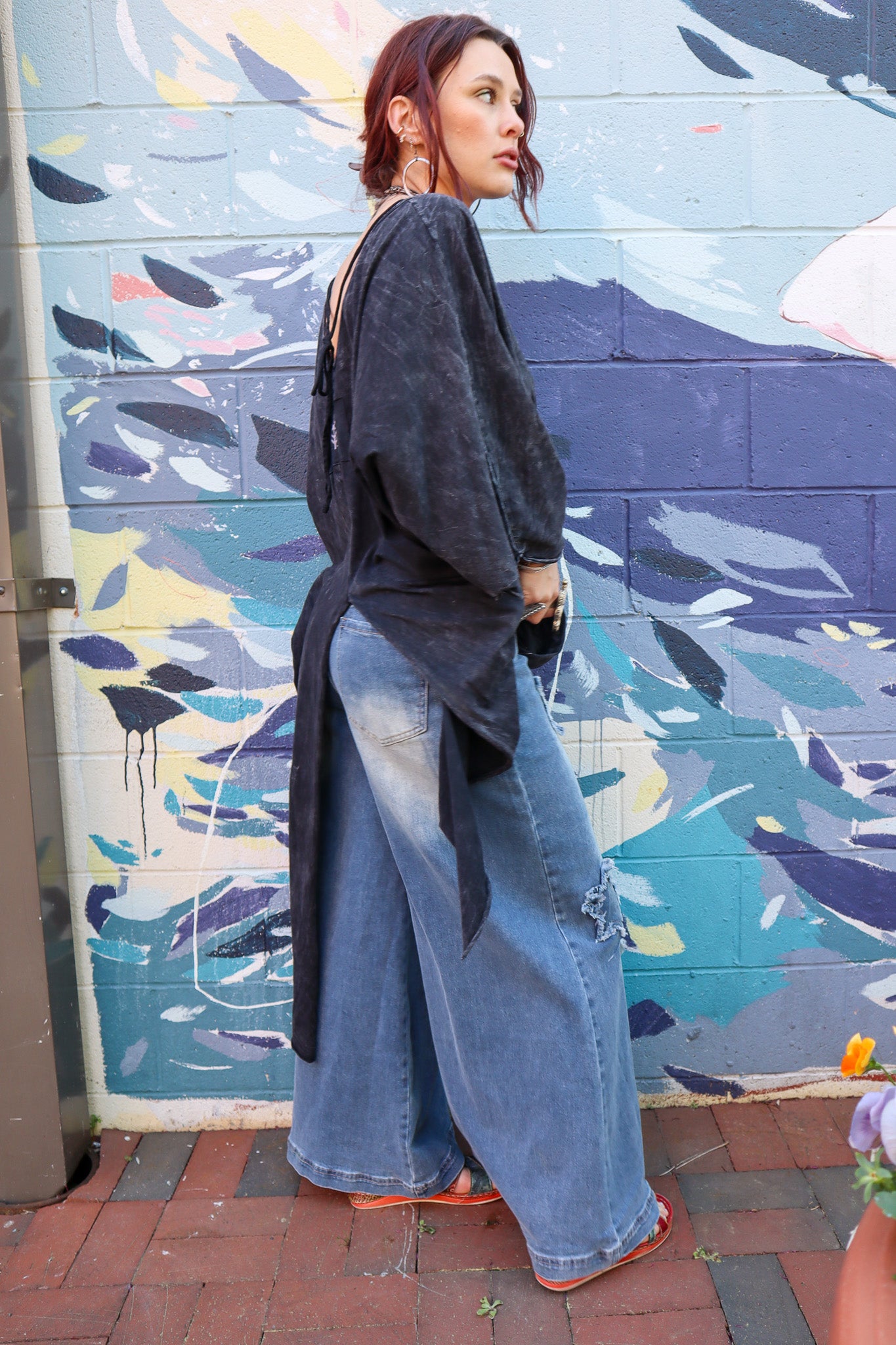 Be The Light Tee Split Muu by Kantha Bae
