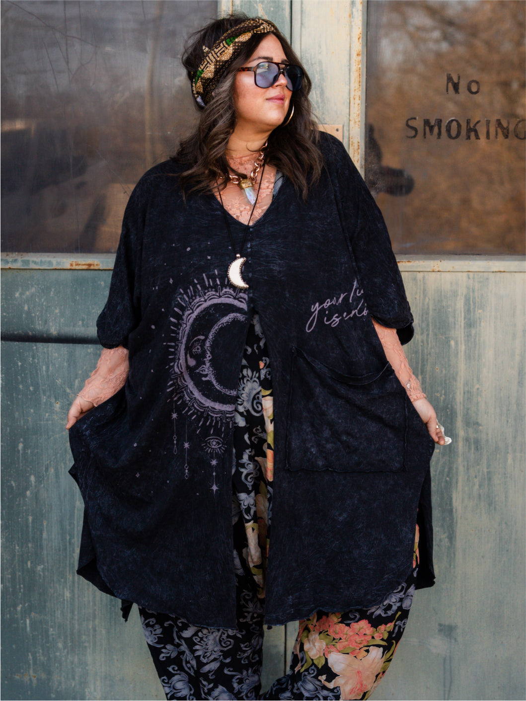 Be The Light Tee Split Muu by Kantha Bae