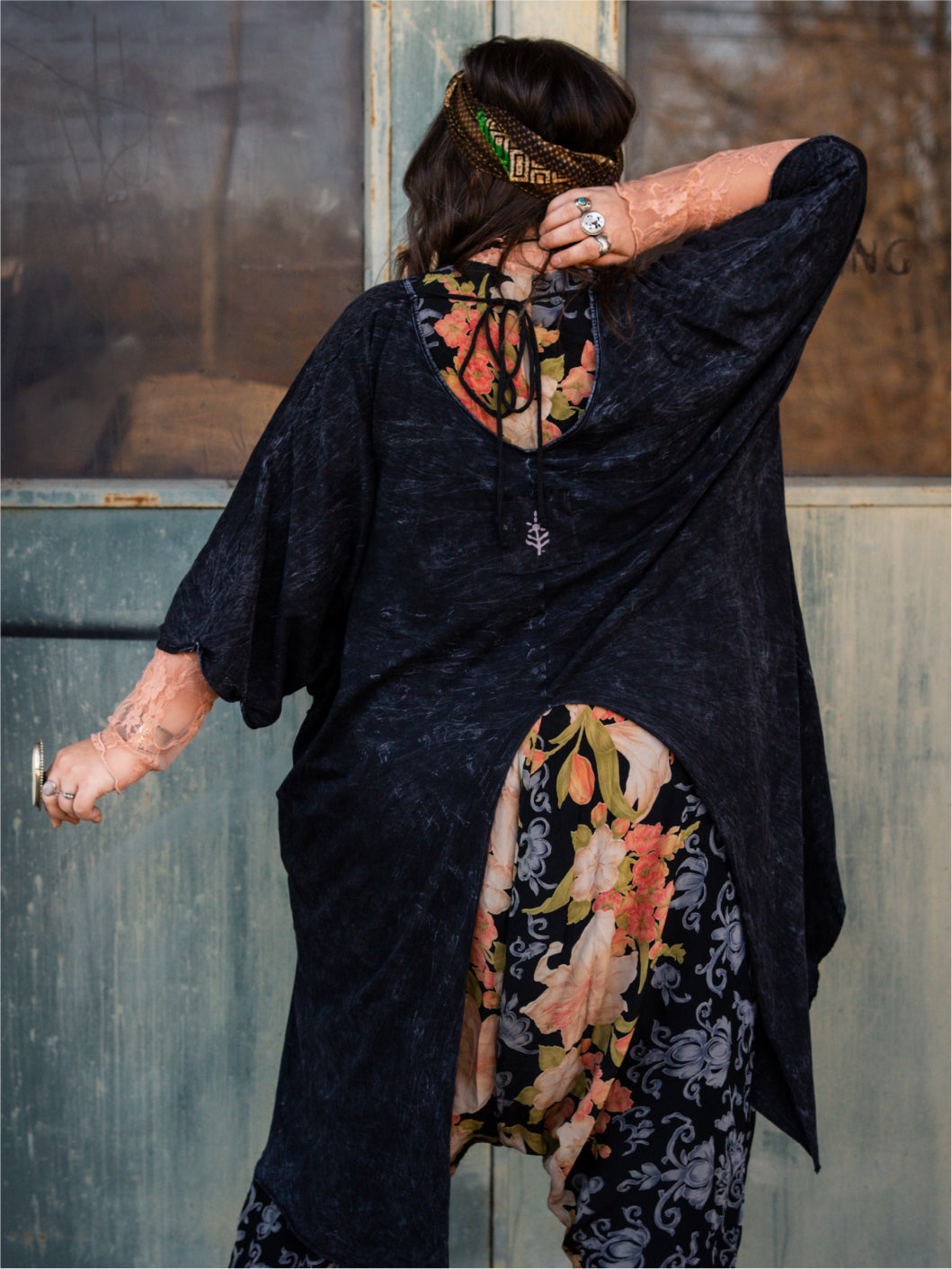 Be The Light Tee Split Muu by Kantha Bae