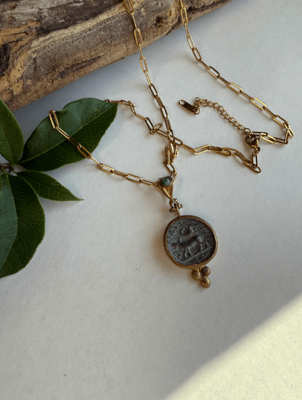 Antique Medallion Gold Necklace - ivyandlavyboutique Spirit Lala