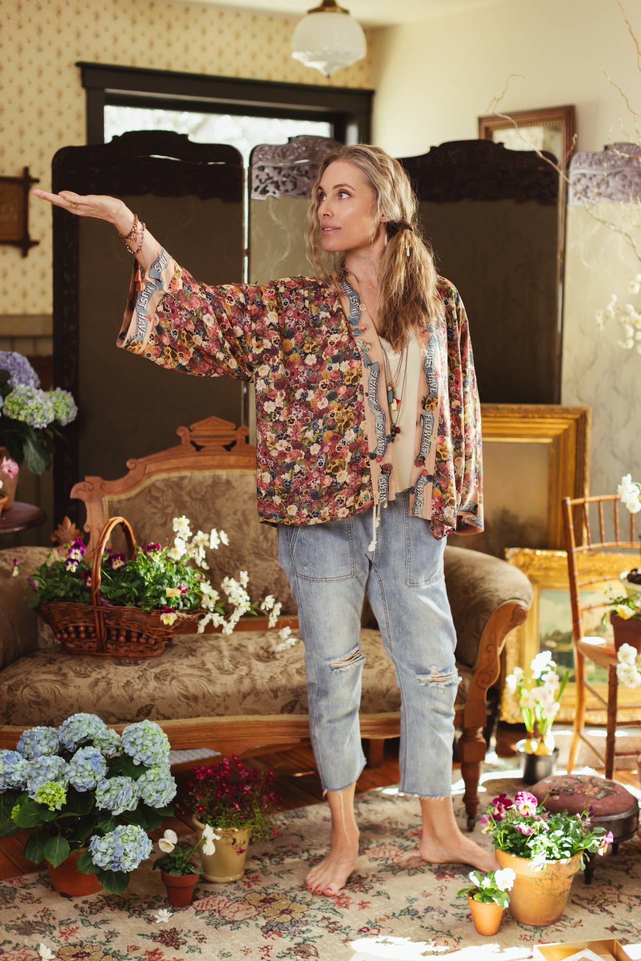 Art of Life Pixie Duster Cropped Kimono w/ Palette, Flowers - ivyandlavyboutique Market of Stars