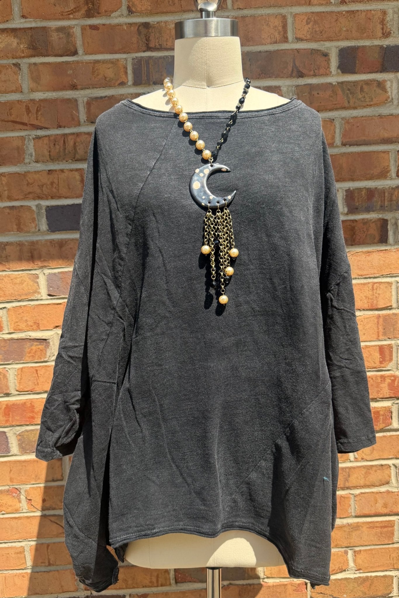 Be Free Top in Black - ivyandlavyboutique Jaded Gypsy