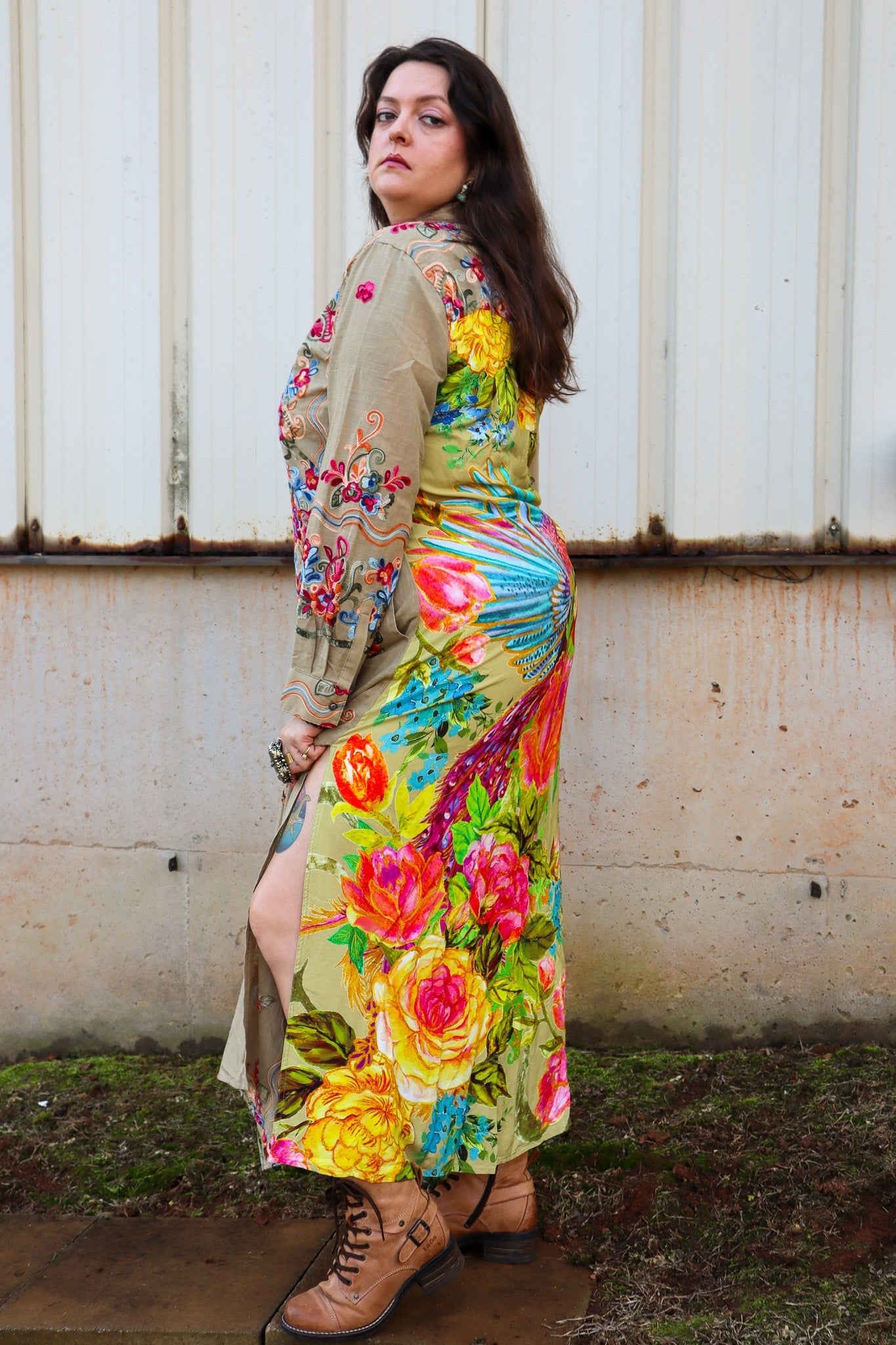 Beauty Mark Maxi Duster in Olive - ivyandlavyboutique Aratta