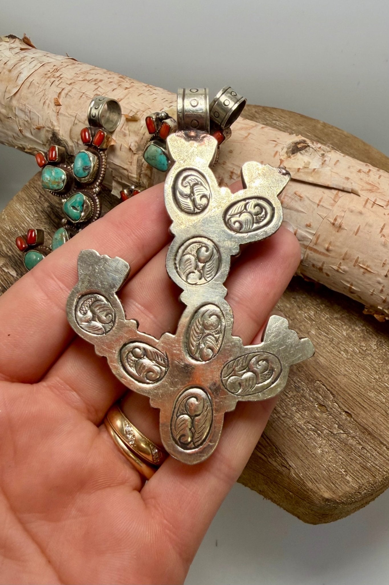 Big Cactus & Flowers Pendant - ivyandlavyboutique ivyandlavyboutique