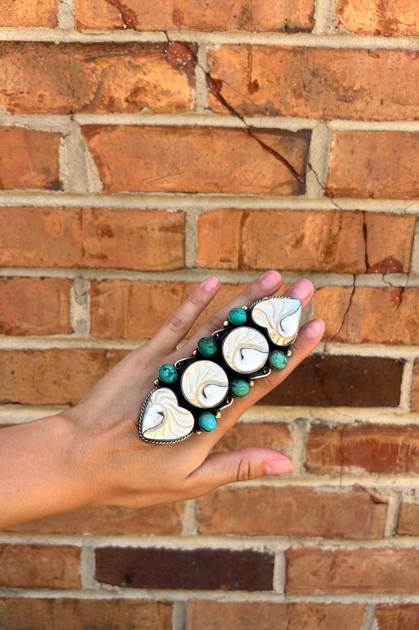 Biggie Hearts For You Shell Center Ring - ivyandlavyboutique ivyandlavyboutique