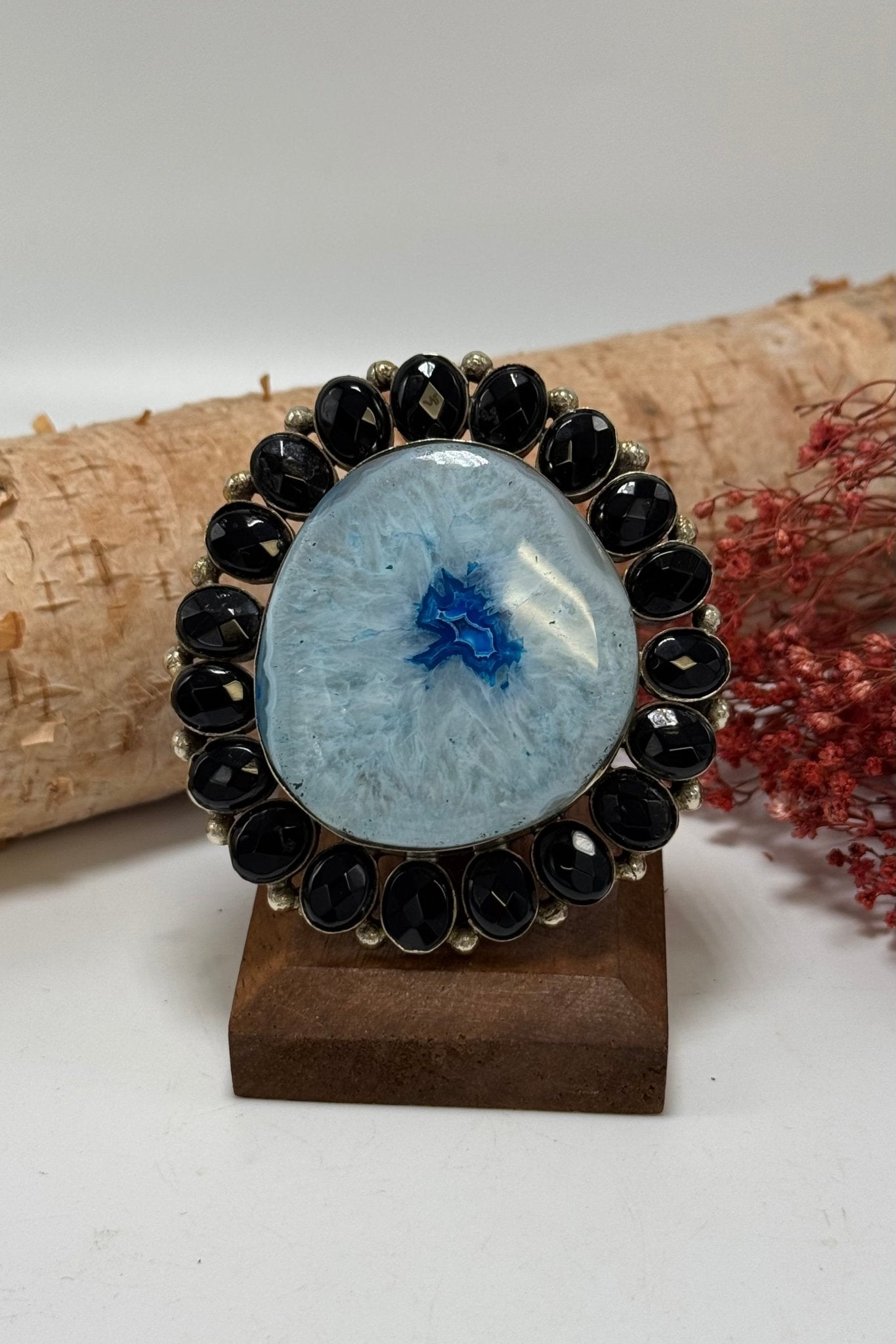 Blue with black gems Ring - ivyandlavyboutique ivyandlavyboutique