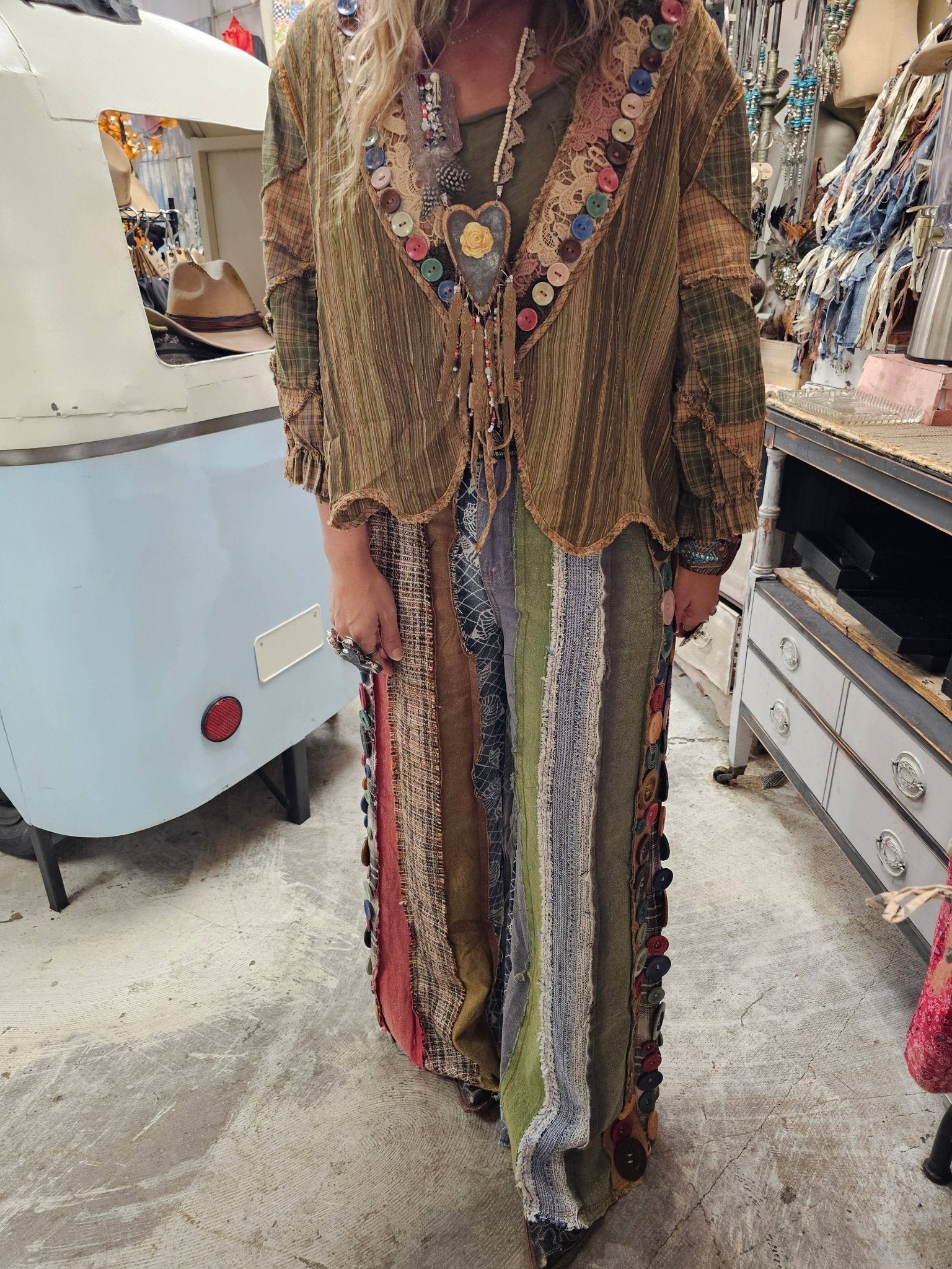 Bust Your Button Jeans - ivyandlavyboutique A Rare Bird Shop