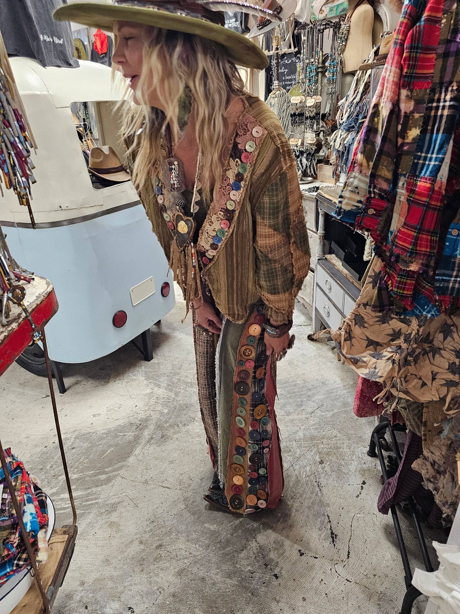 Bust Your Button Jeans - ivyandlavyboutique A Rare Bird Shop