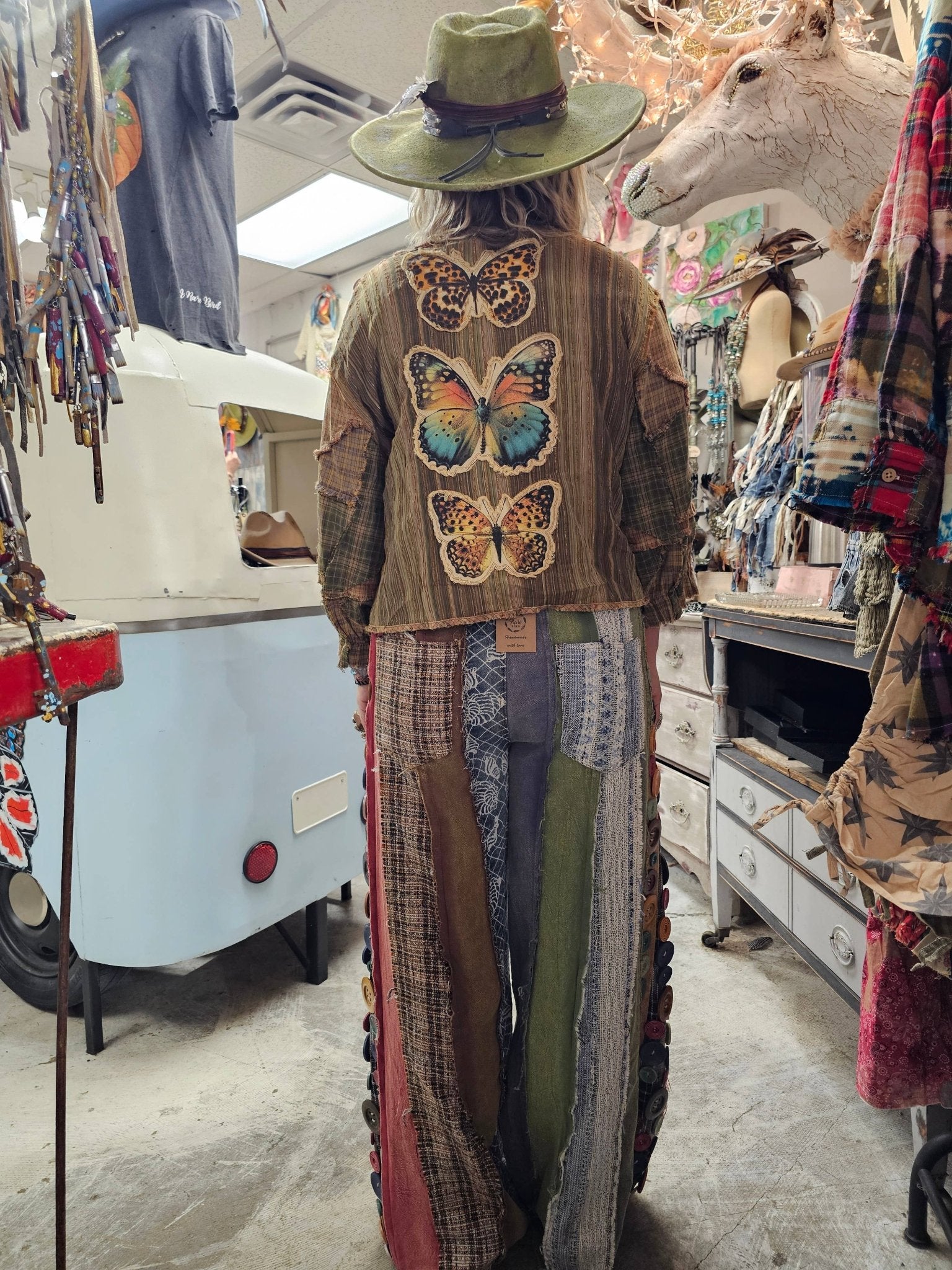 Butterfly Button Top - ivyandlavyboutique A Rare Bird Shop