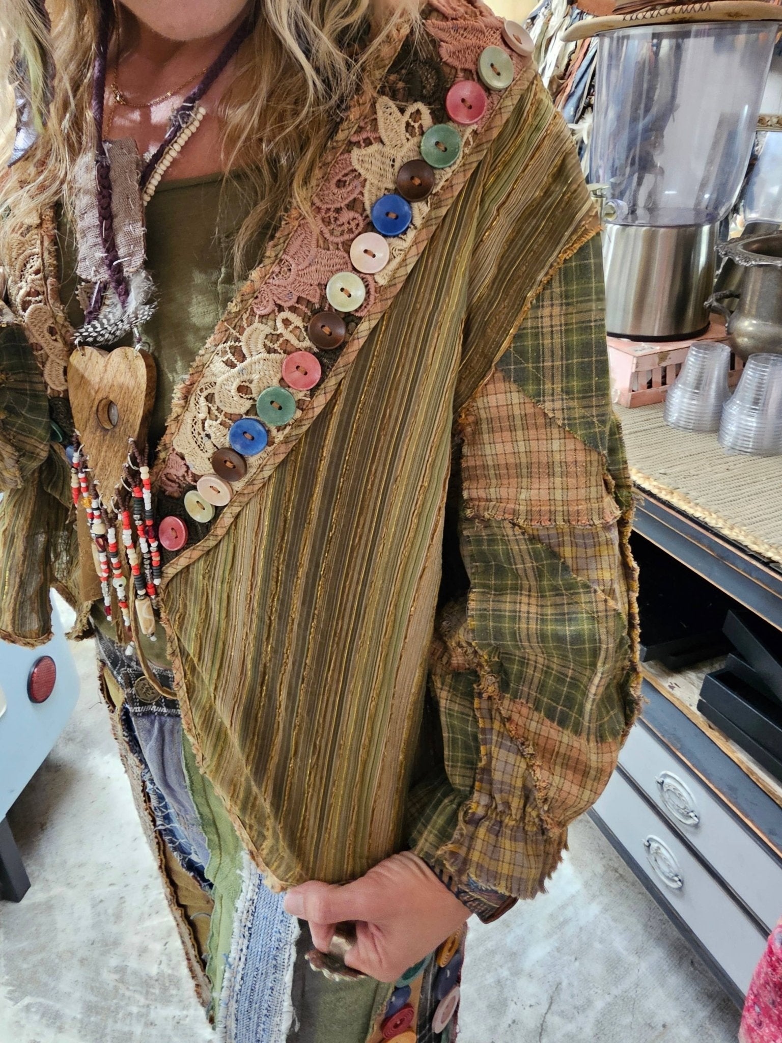 Butterfly Button Top - ivyandlavyboutique A Rare Bird Shop