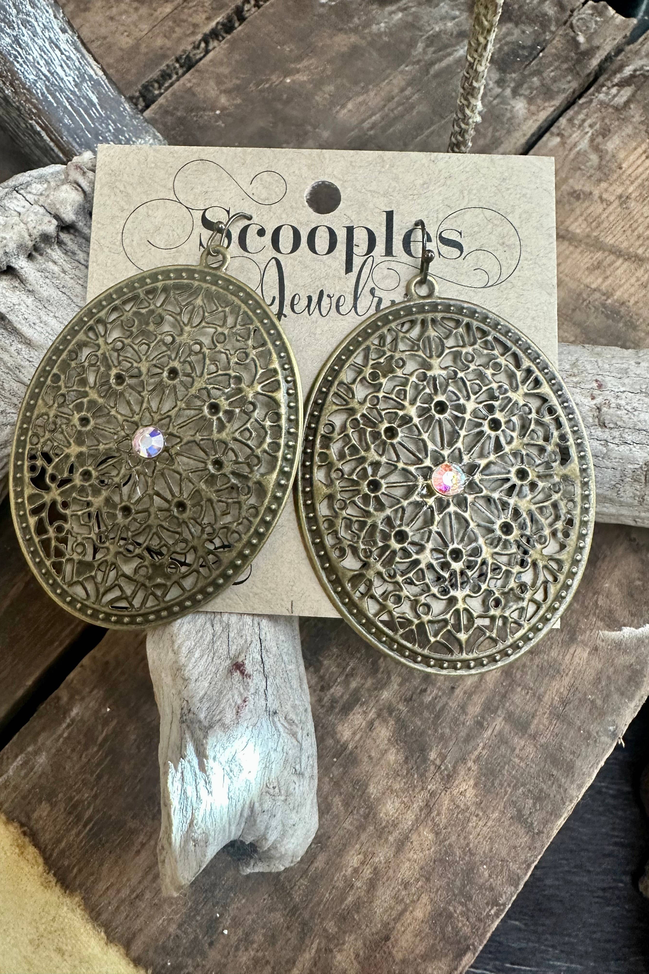 Oval Filigree Rhinestone Earring