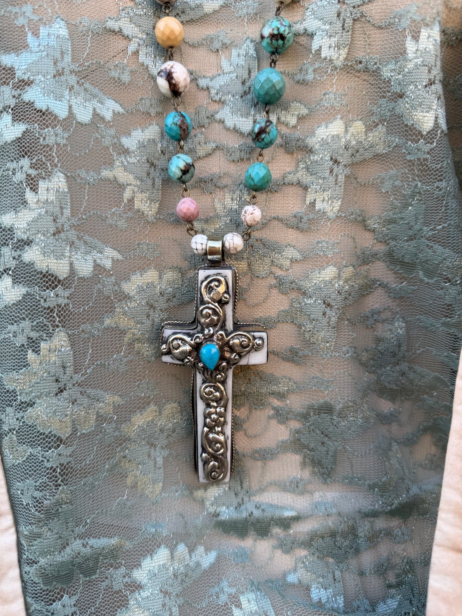Cross my Heart Chunky Turquoise Necklace - ivyandlavyboutique ivyandlavyboutique