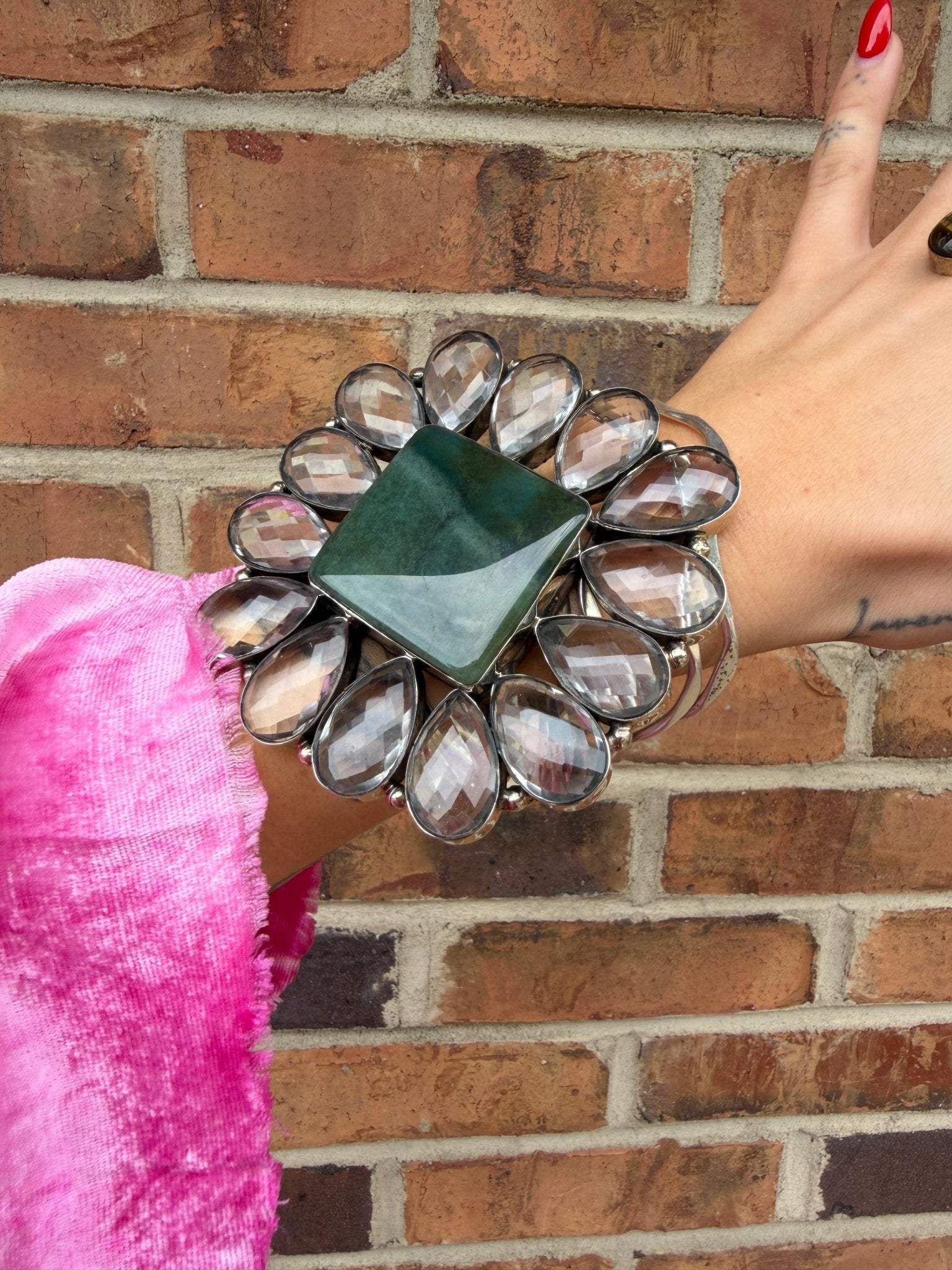 Diamond Shape Statement Cuff - ivyandlavyboutique ivyandlavyboutique