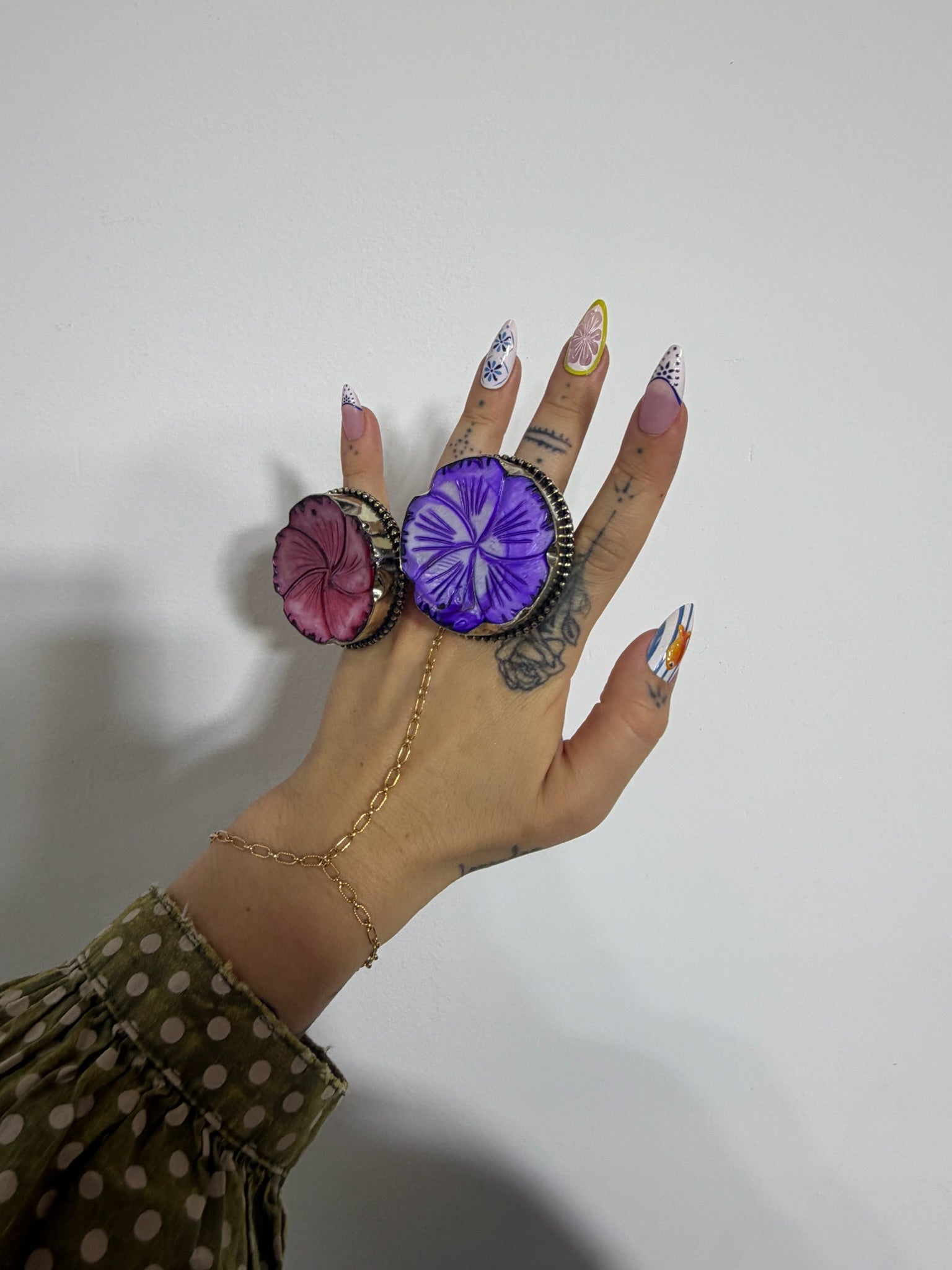 Dreaming in Flowers Resin Shell Ring - ivyandlavyboutique ivyandlavyboutique