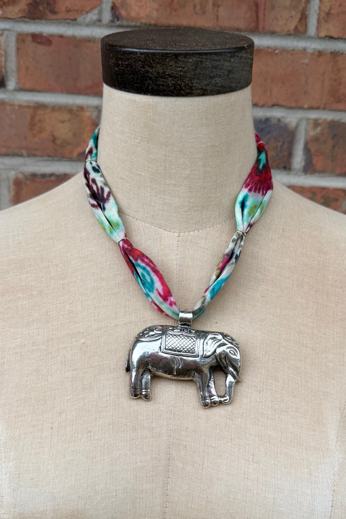 Elephant Pendant Fabric Choker - ivyandlavyboutique ivyandlavyboutique
