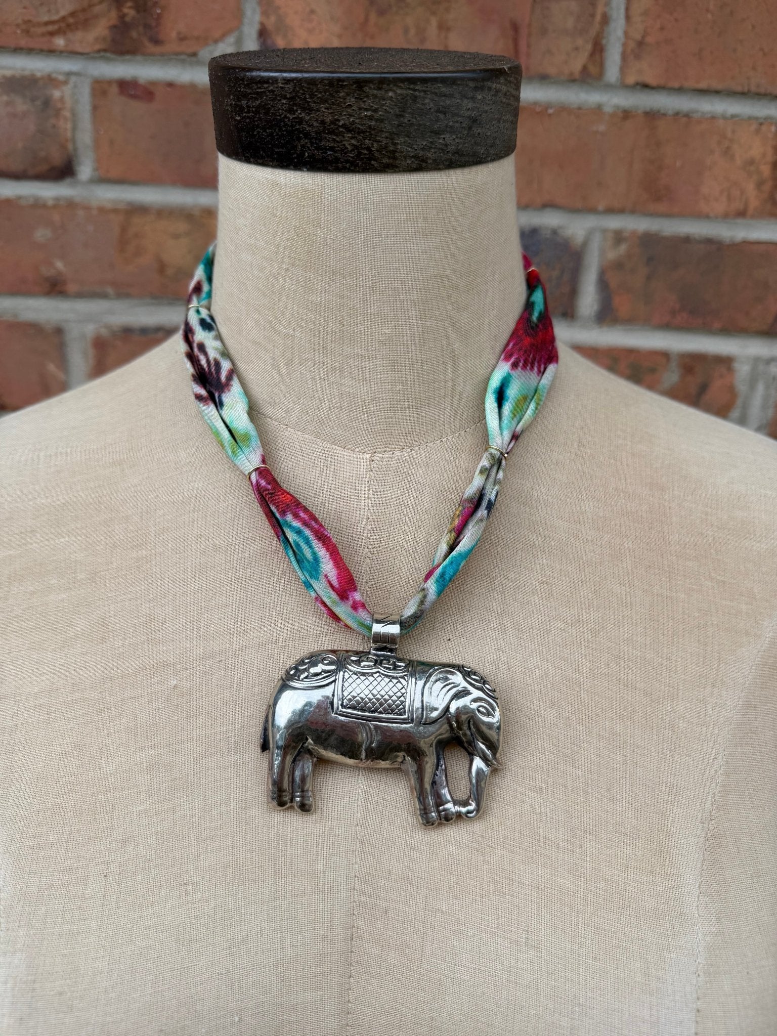 Elephant Pendant Fabric Choker - ivyandlavyboutique ivyandlavyboutique