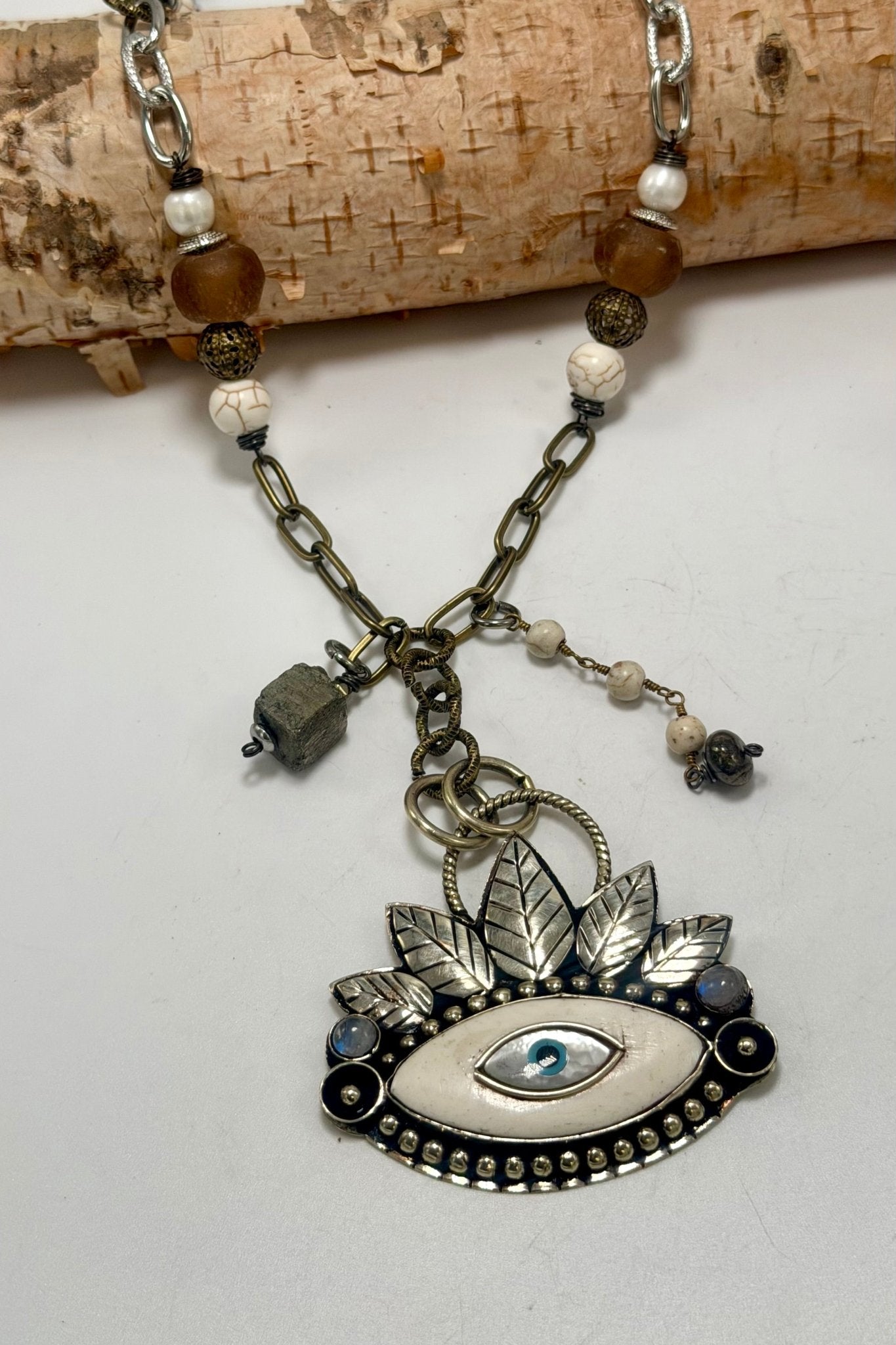 Eye to Eye Recycled Glass Necklace - ivyandlavyboutique ivyandlavyboutique